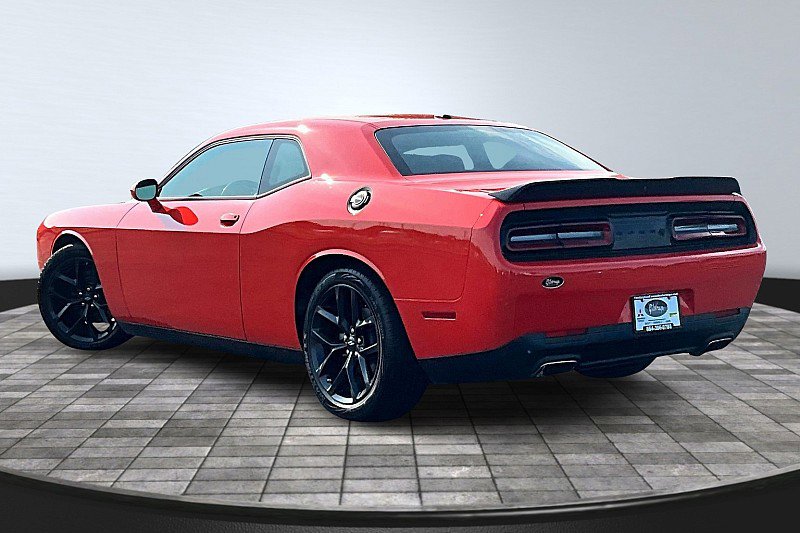 2022 Dodge Challenger GT photo 4