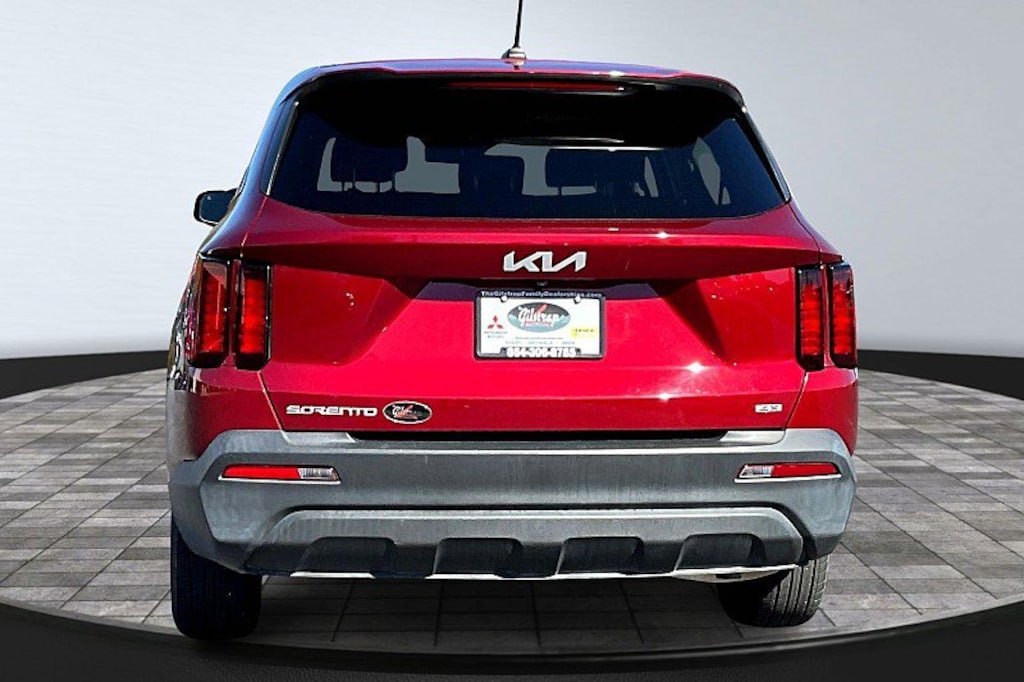 Used 2023 Kia Sorento LX SUV