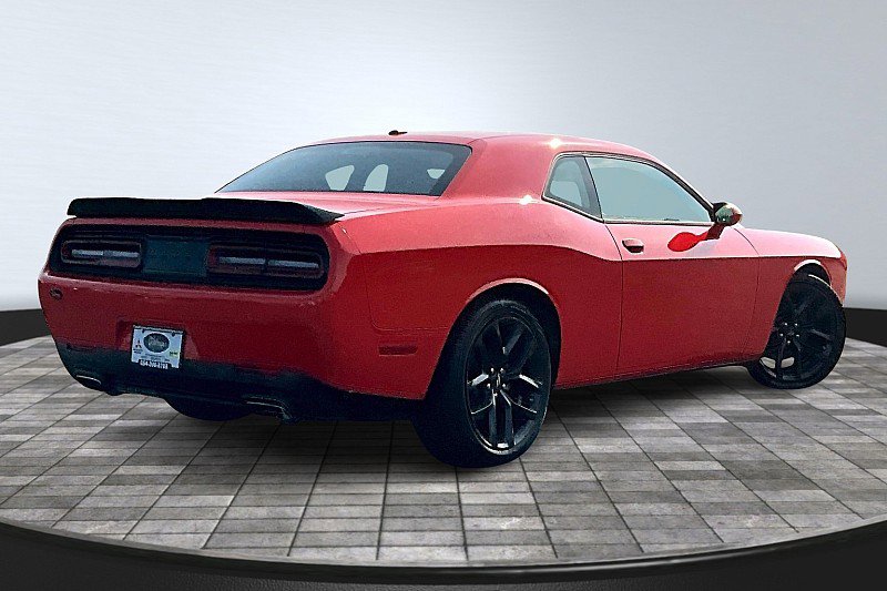 2022 Dodge Challenger GT photo 3