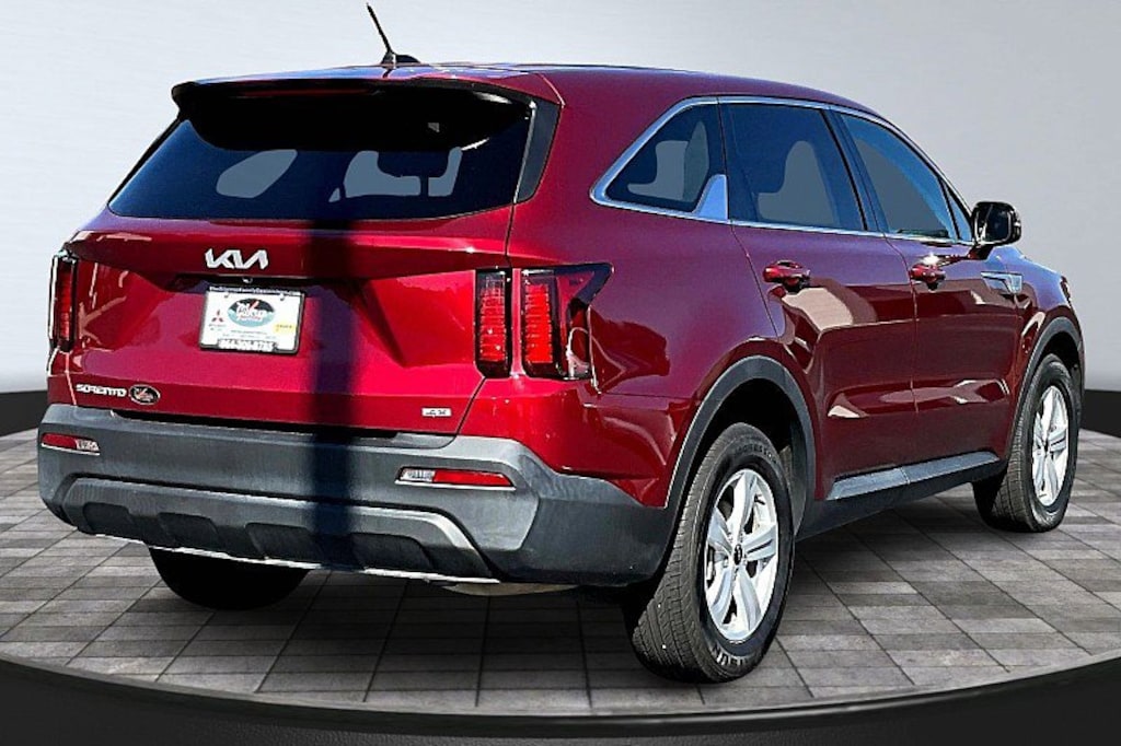 Used 2023 Kia Sorento LX SUV