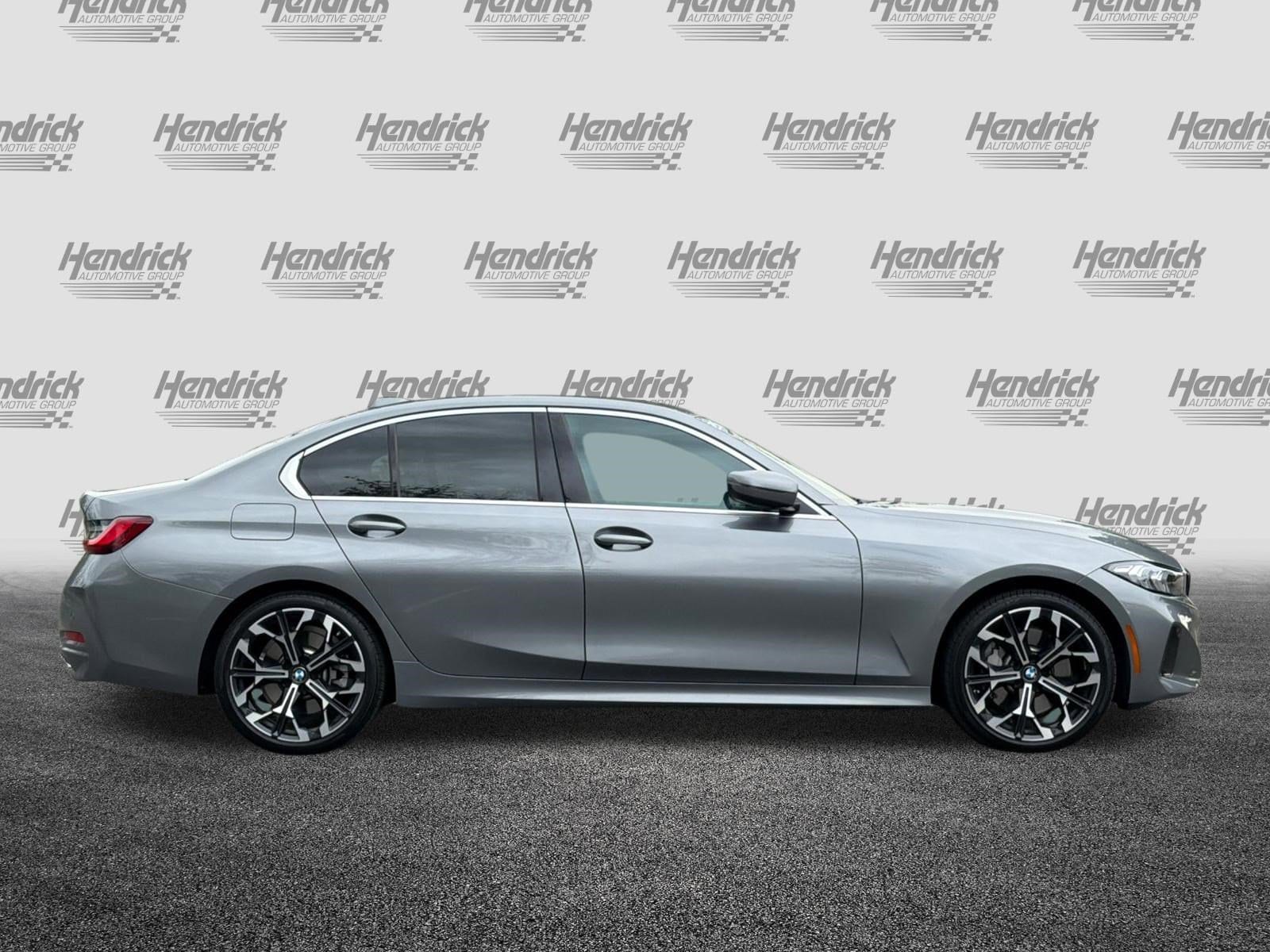 2025 BMW 3 Series 330i photo 2