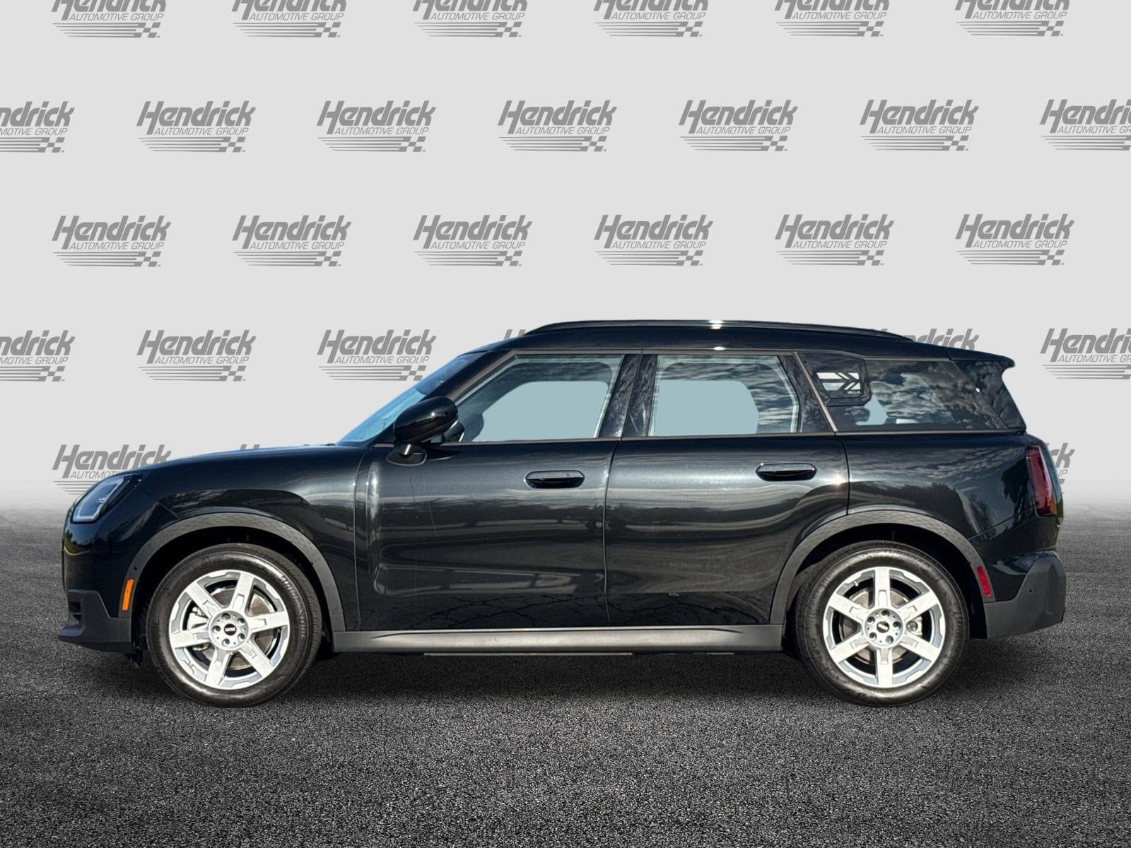 2025 MINI Countryman SE photo 3