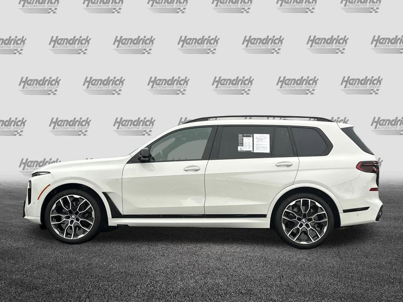 2025 BMW X7 M60i photo 3