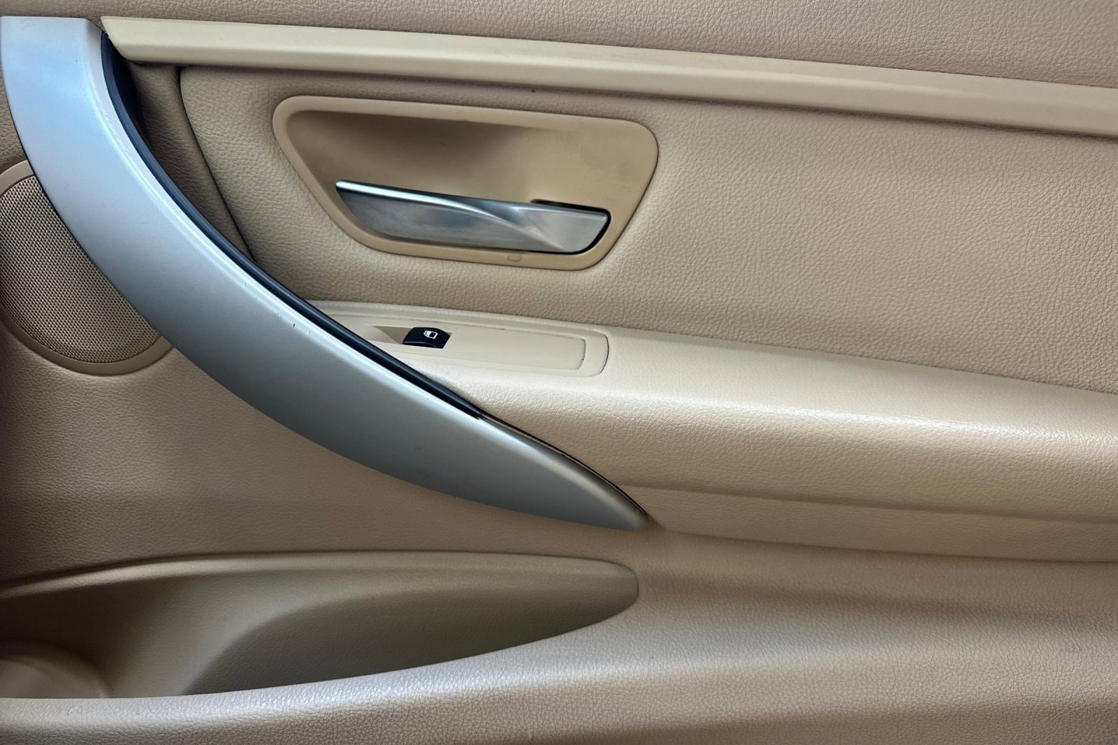 2014 BMW 3 Series 320i photo 4