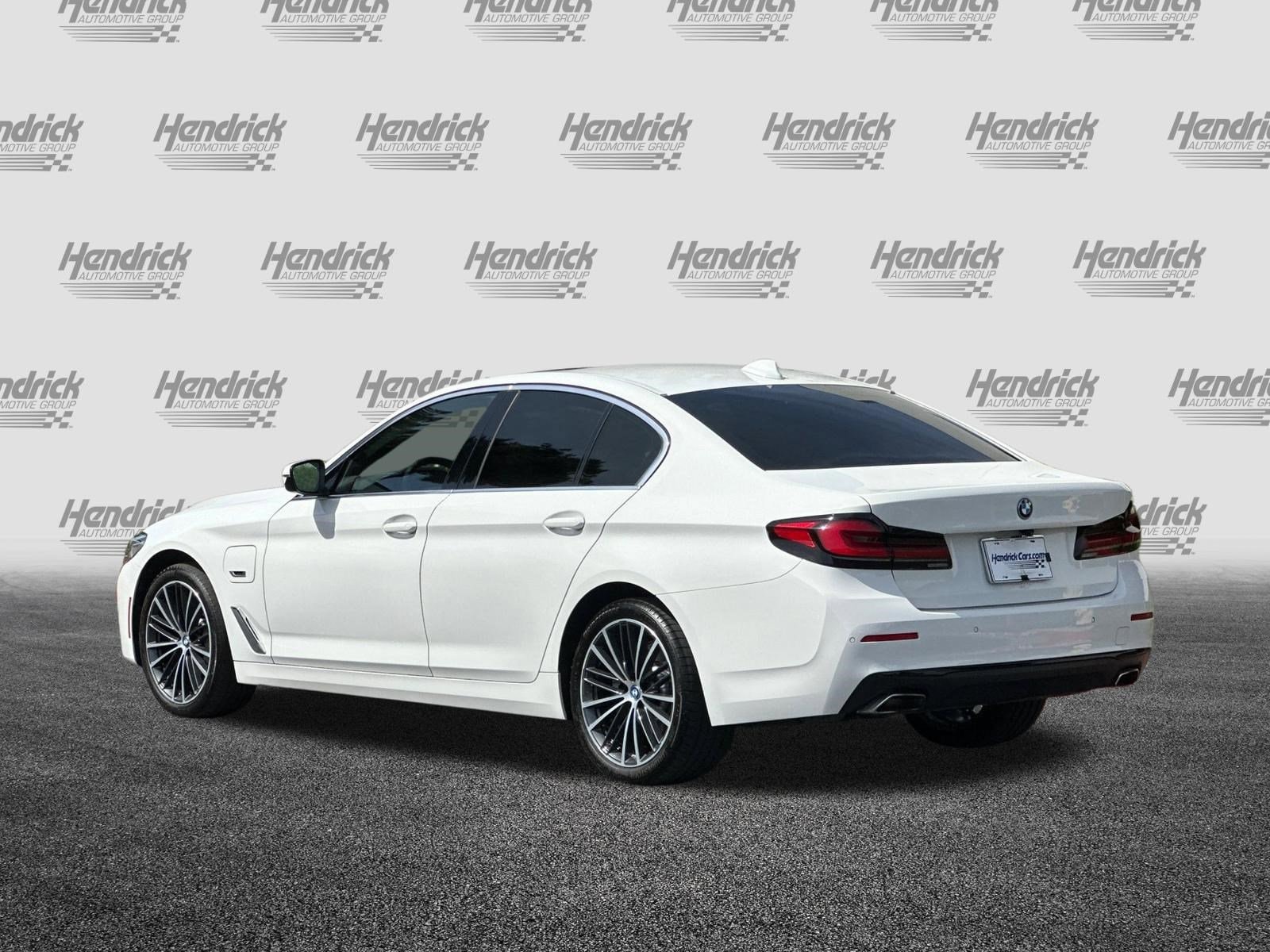 2023 BMW 5 Series 530e photo 6