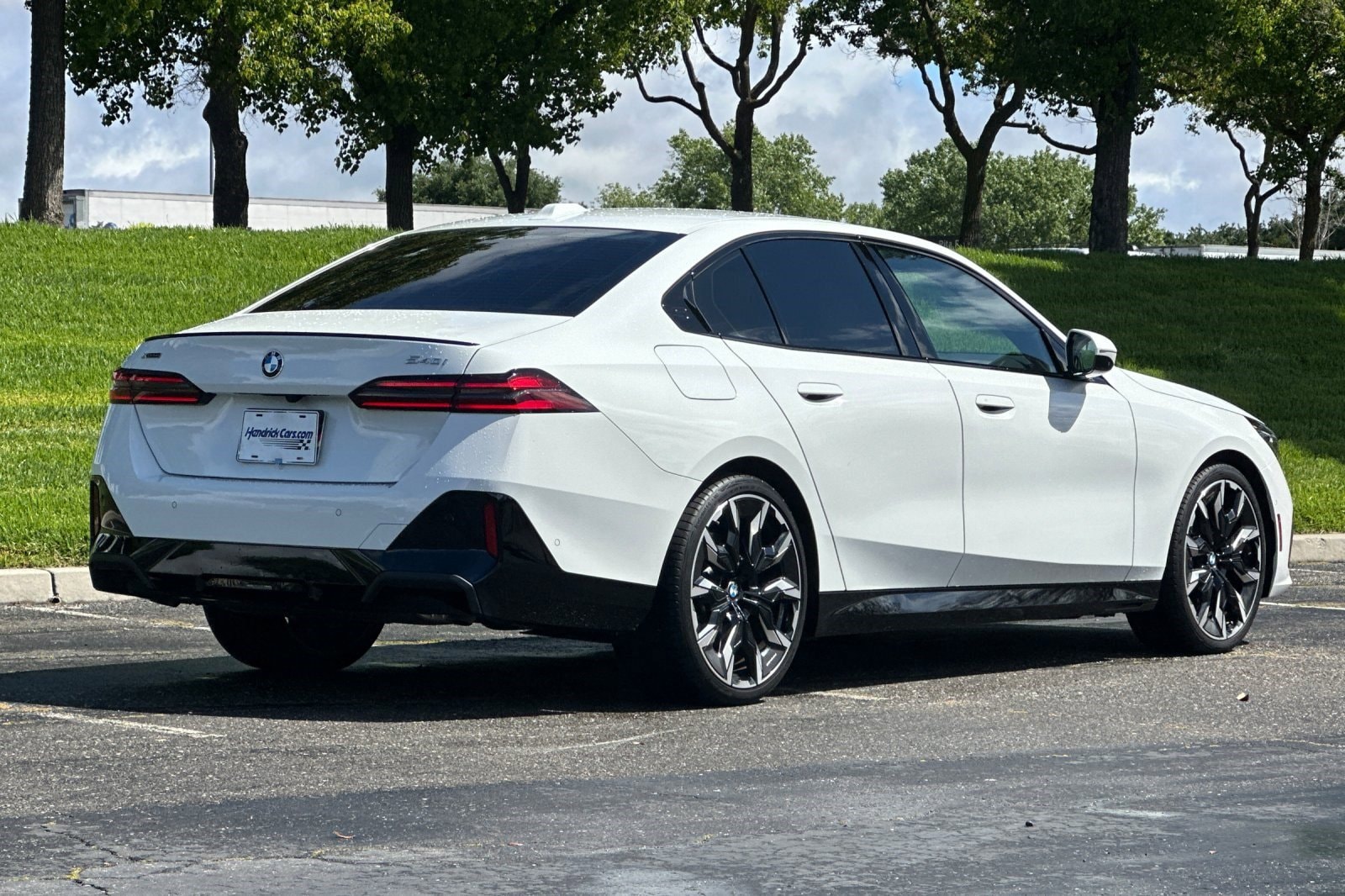 2026 BMW 5 Series 540i xDrive photo 4