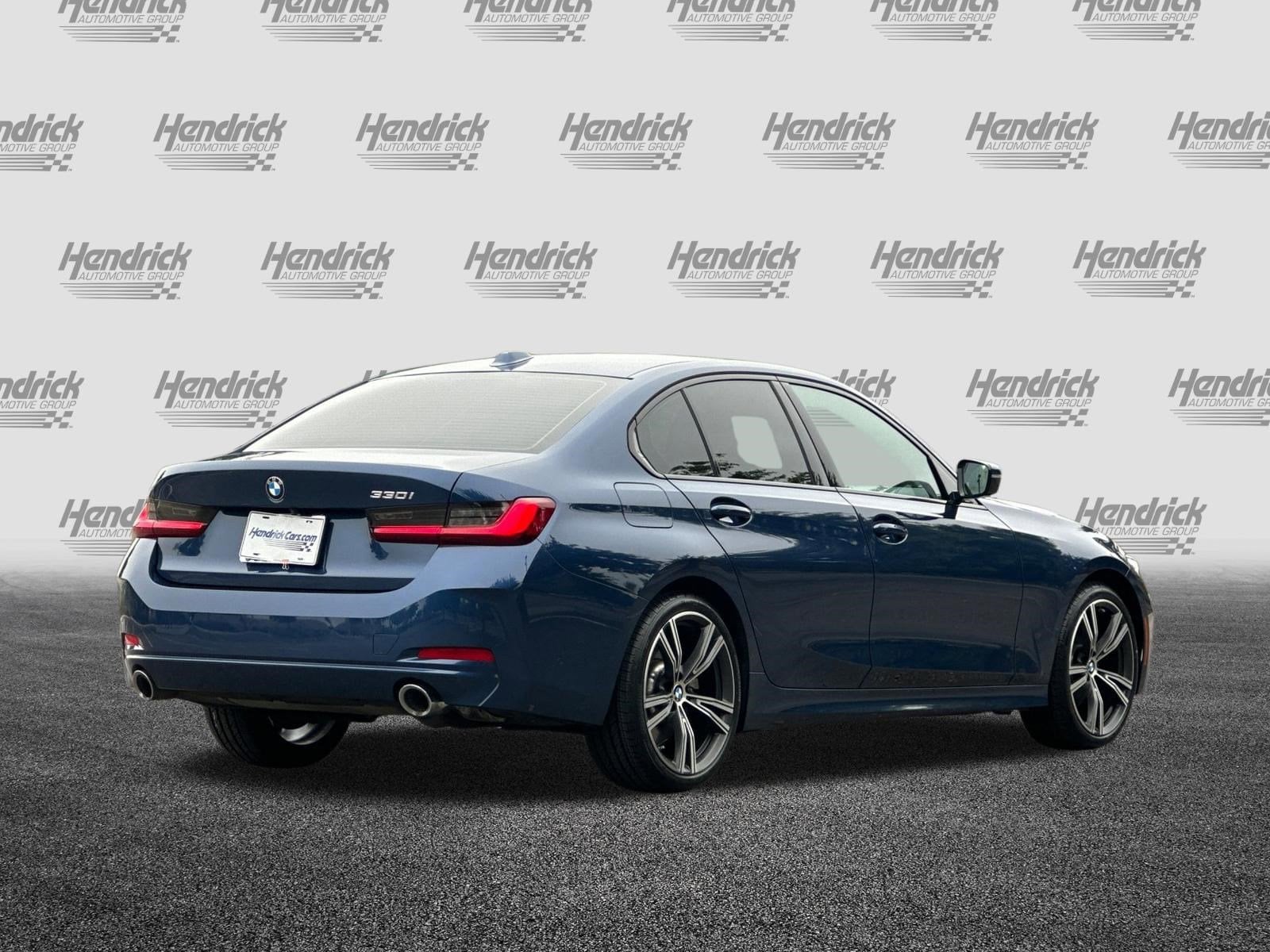 2024 BMW 3 Series 330i photo 4