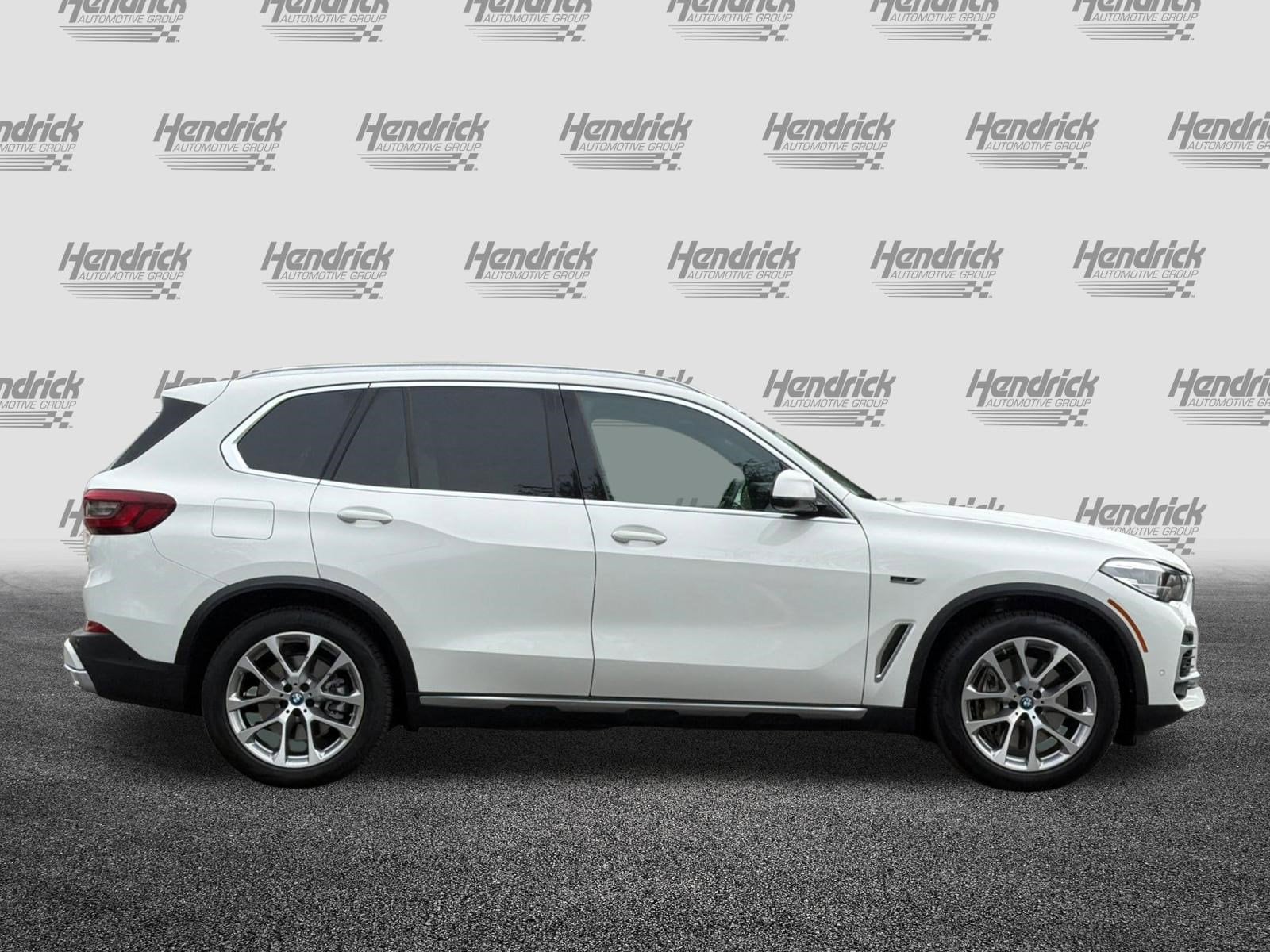 2023 BMW X5 xDrive45e photo 2