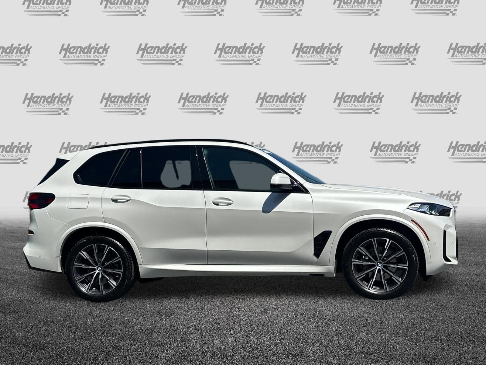 2026 BMW X5 xDrive40i photo 2