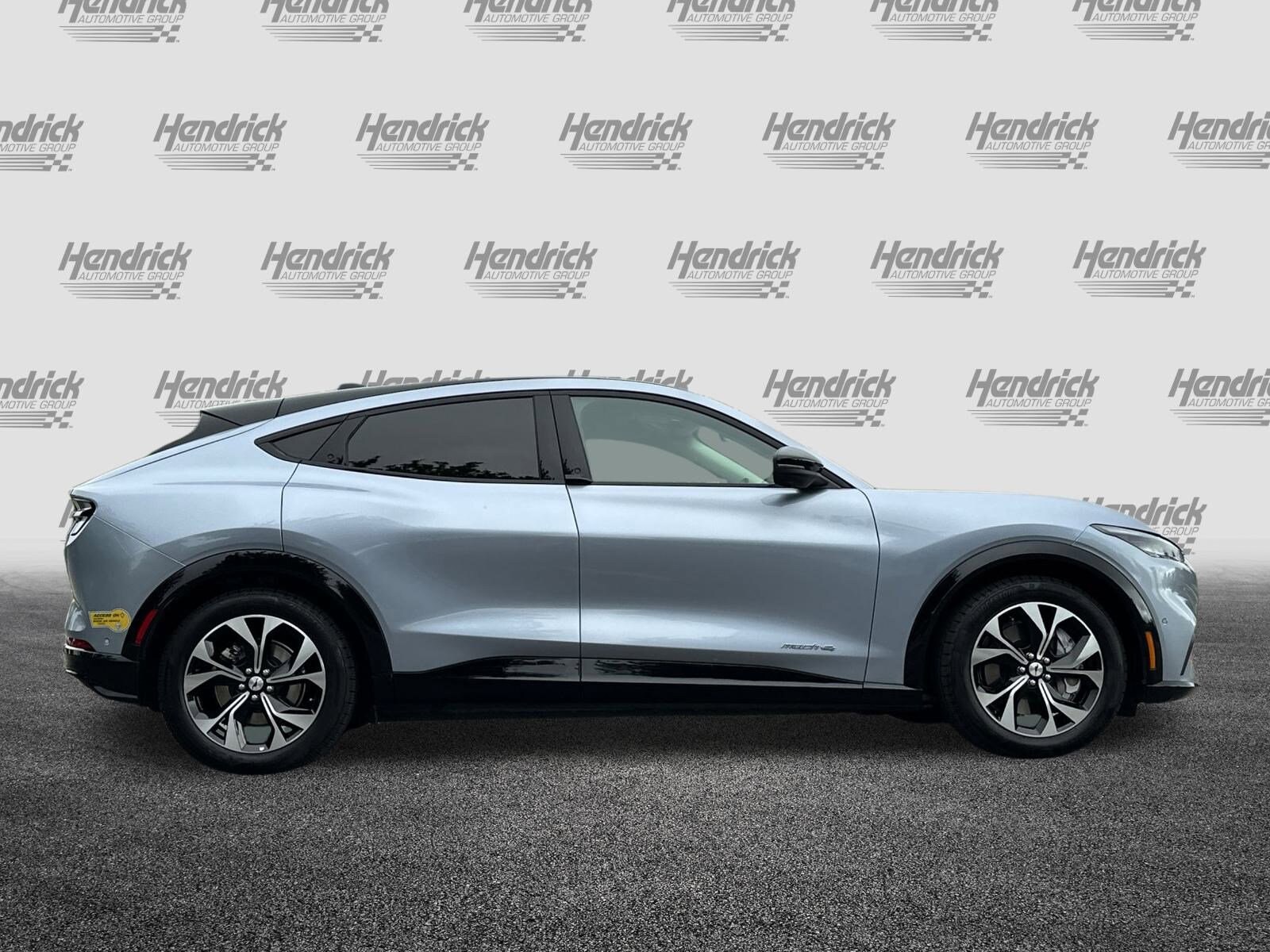 2022 Ford Mustang Mach-E Premium photo 2