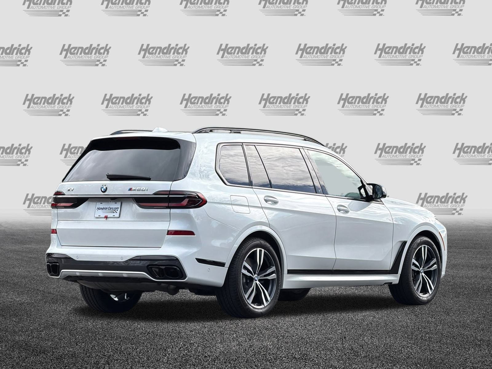 2025 BMW X7 M60i photo 4