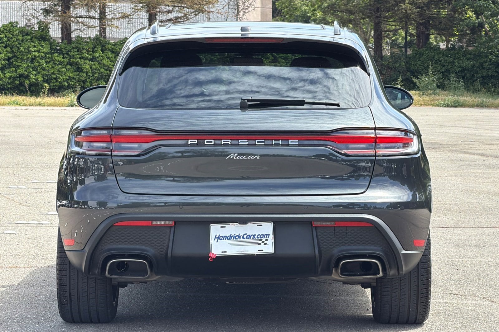 2025 Porsche Macan photo 5