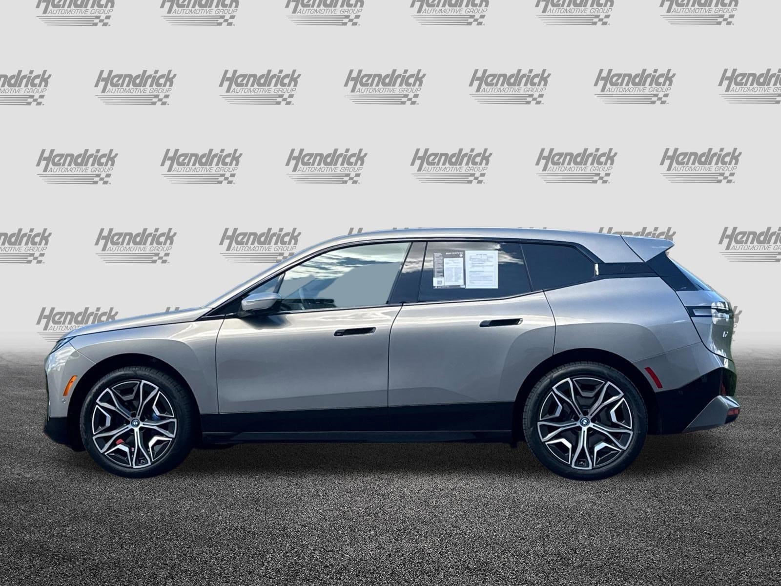 2025 BMW iX xDrive50 photo 6