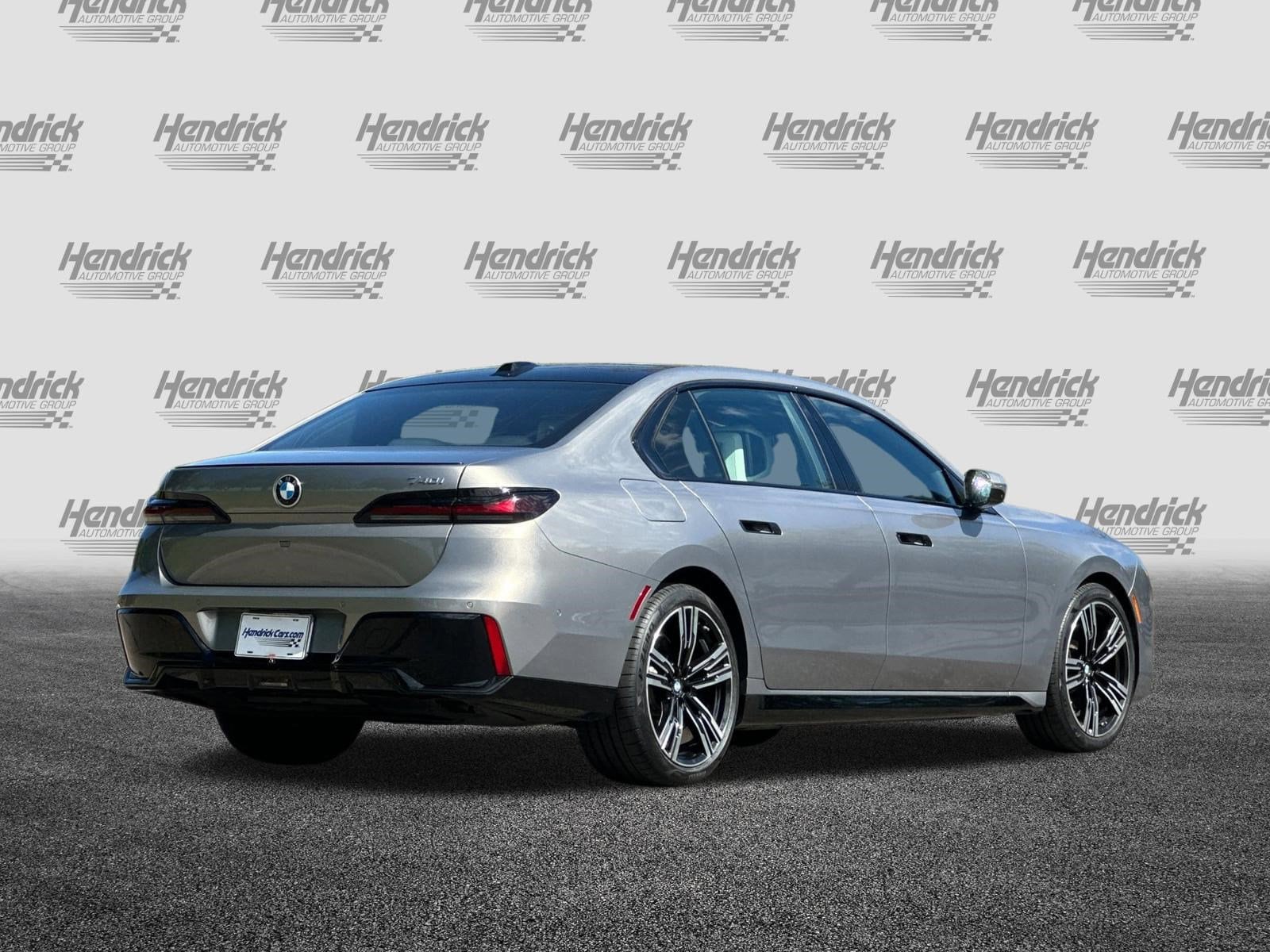 2025 BMW 7 Series 740i photo 4