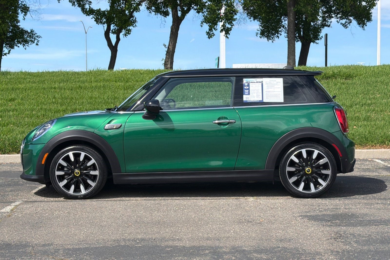 2024 MINI Hardtop 2 Door Cooper SE photo 3