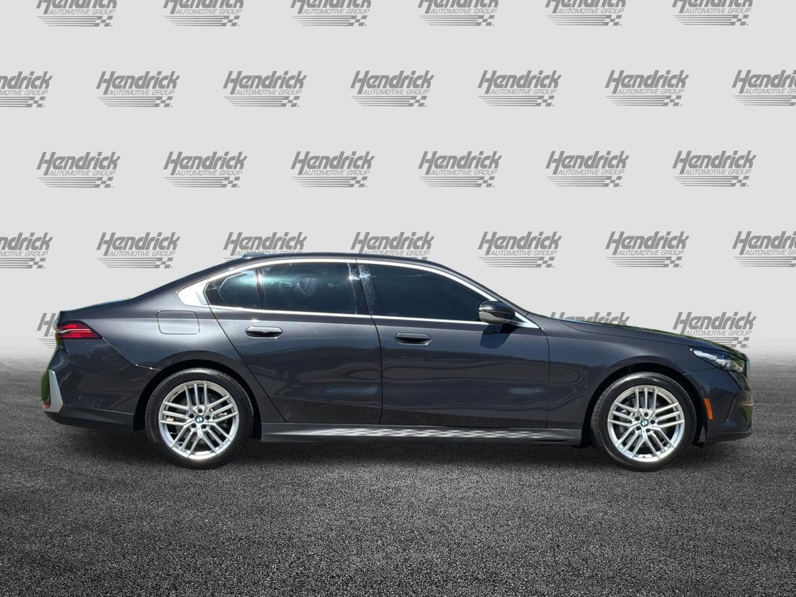 2024 BMW 5 Series 530i photo 2