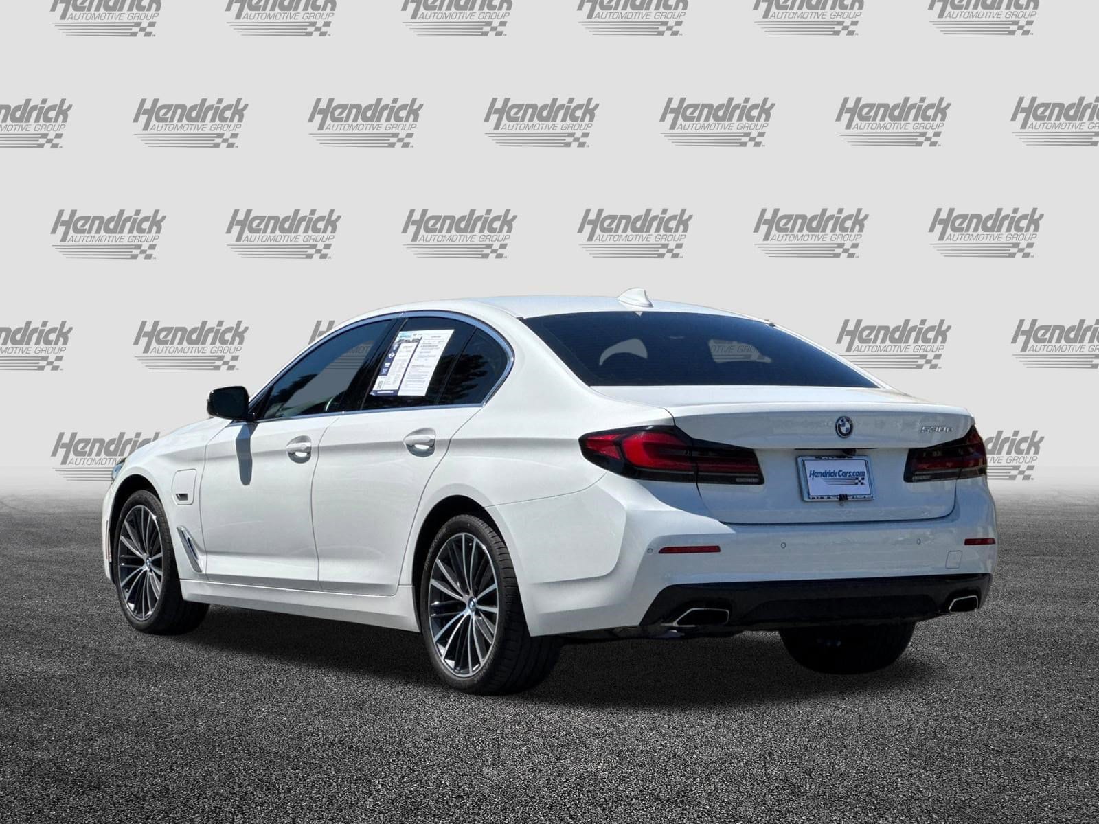 2023 BMW 5 Series 530e photo 6
