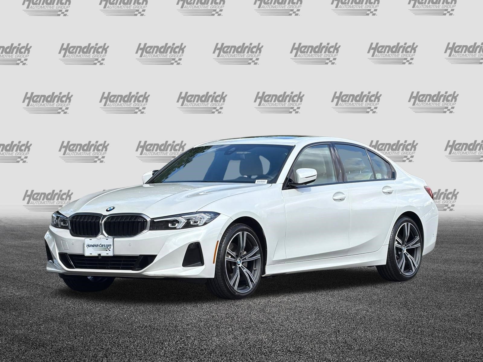 2023 BMW 3 Series 330i photo 3