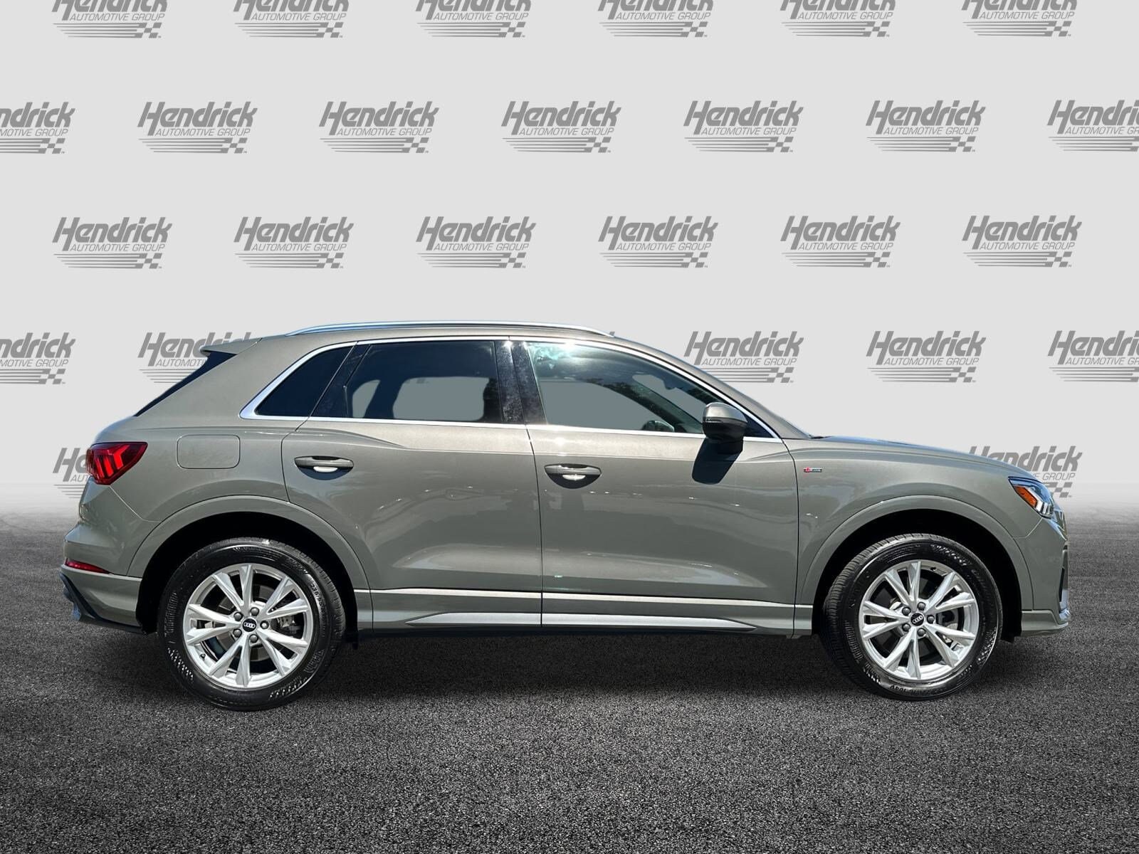 2021 Audi Q3 S line Premium Plus photo 3