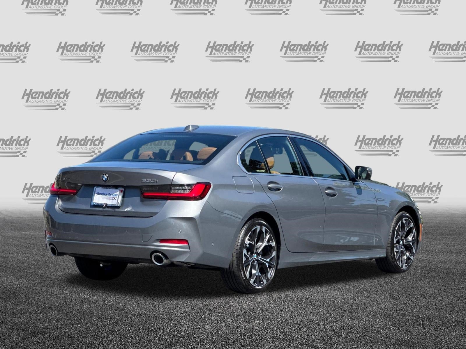 2025 BMW 3 Series 330i xDrive photo 4