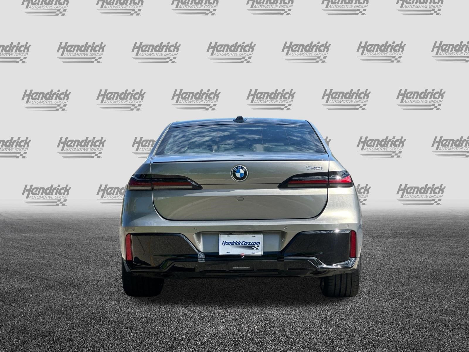 2025 BMW 7 Series 740i photo 5