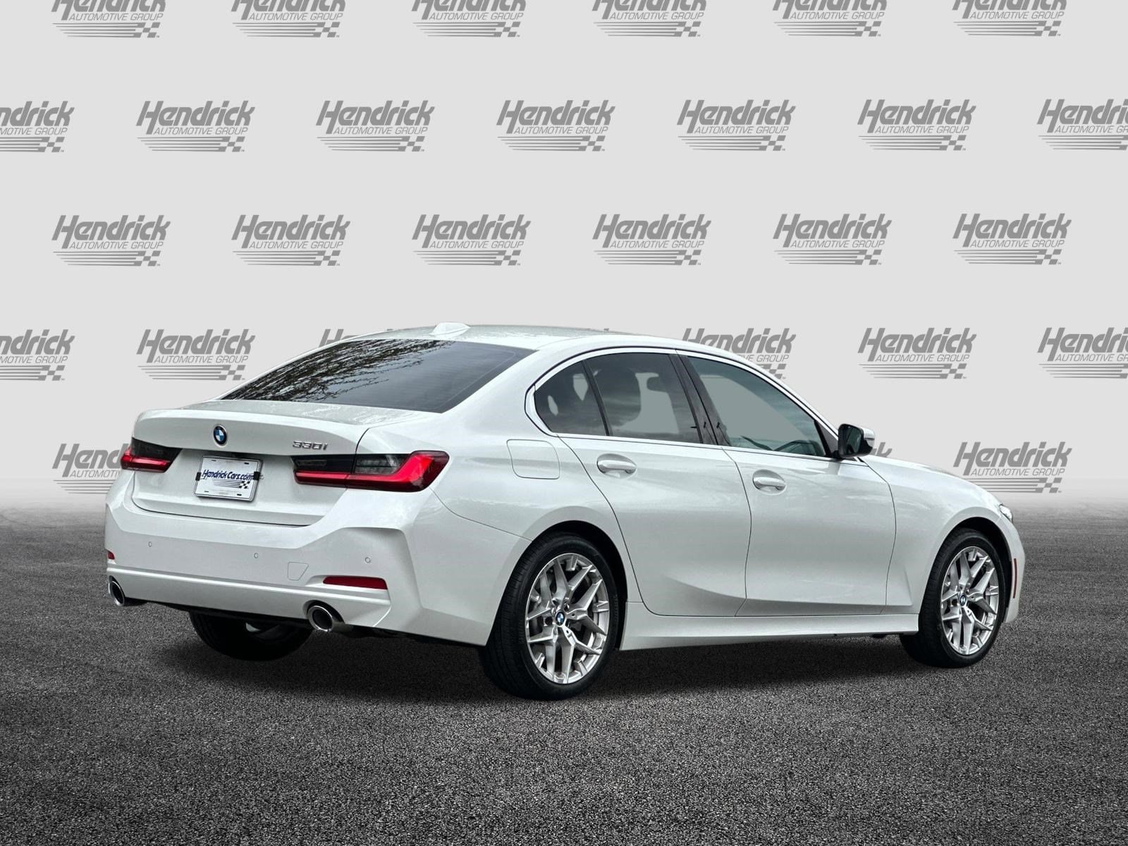 2025 BMW 3 Series 330i photo 4