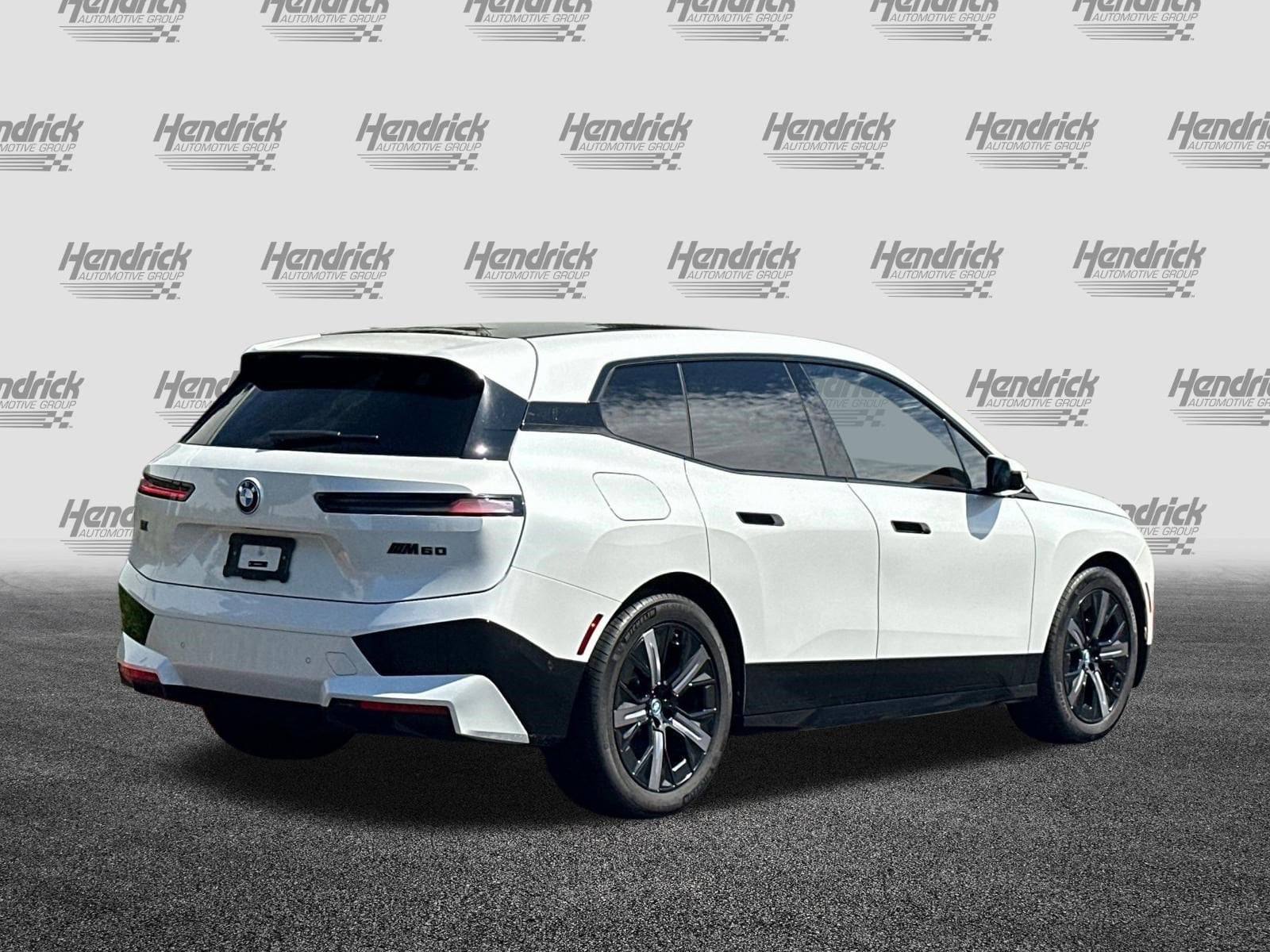 2025 BMW iX M60 photo 4