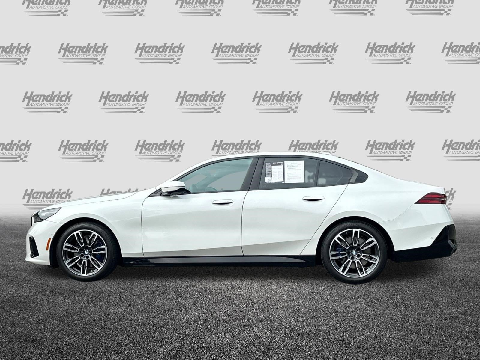 2024 BMW 5 Series 530i photo 3