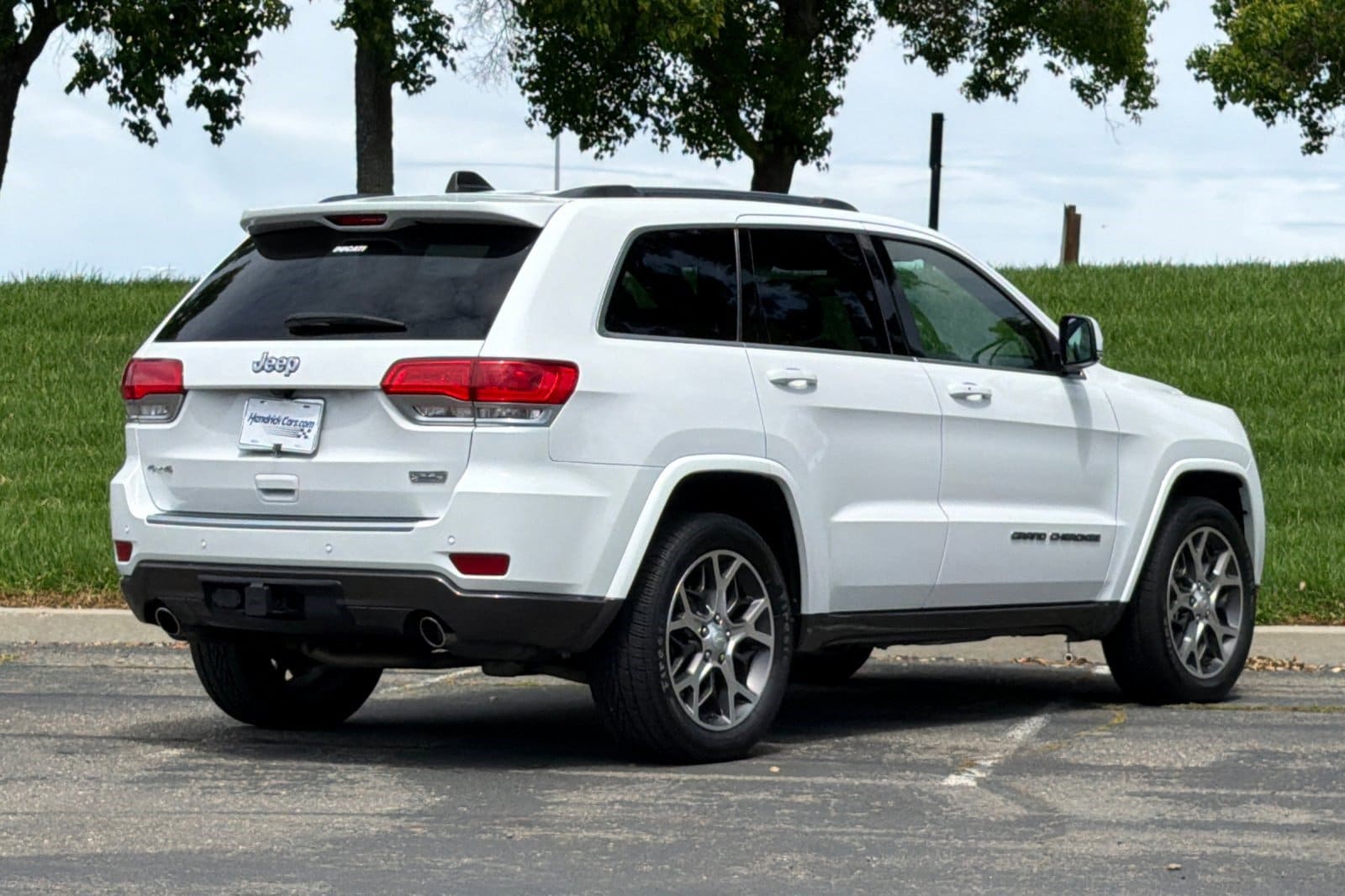 2018 Jeep Grand Cherokee Sterling Edition photo 4