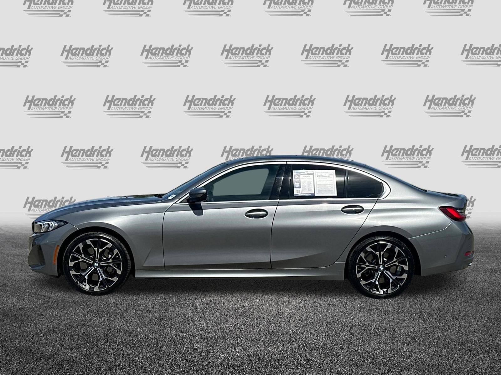 2025 BMW 3 Series 330i photo 3