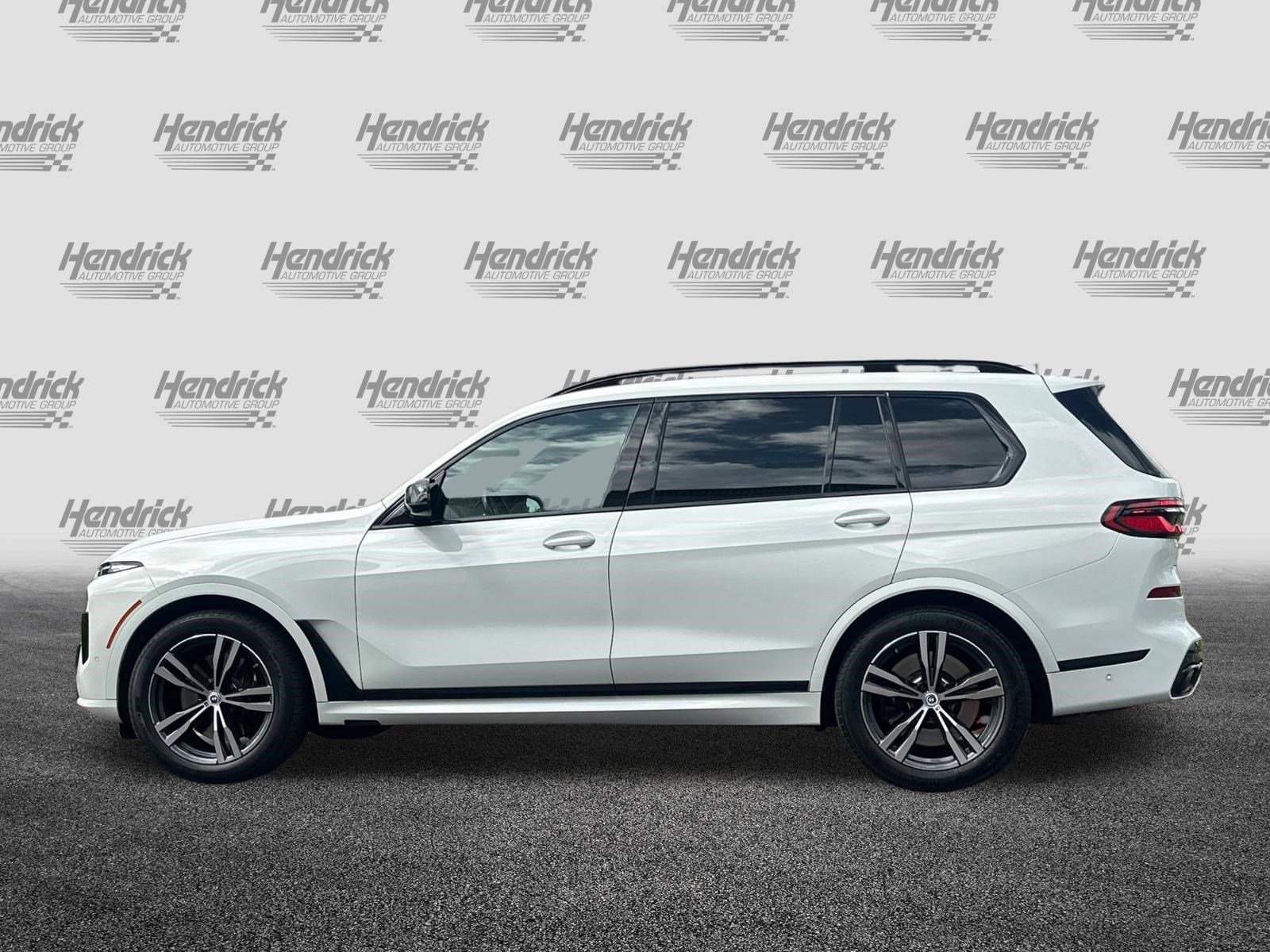 2023 BMW X7 M60i photo 3