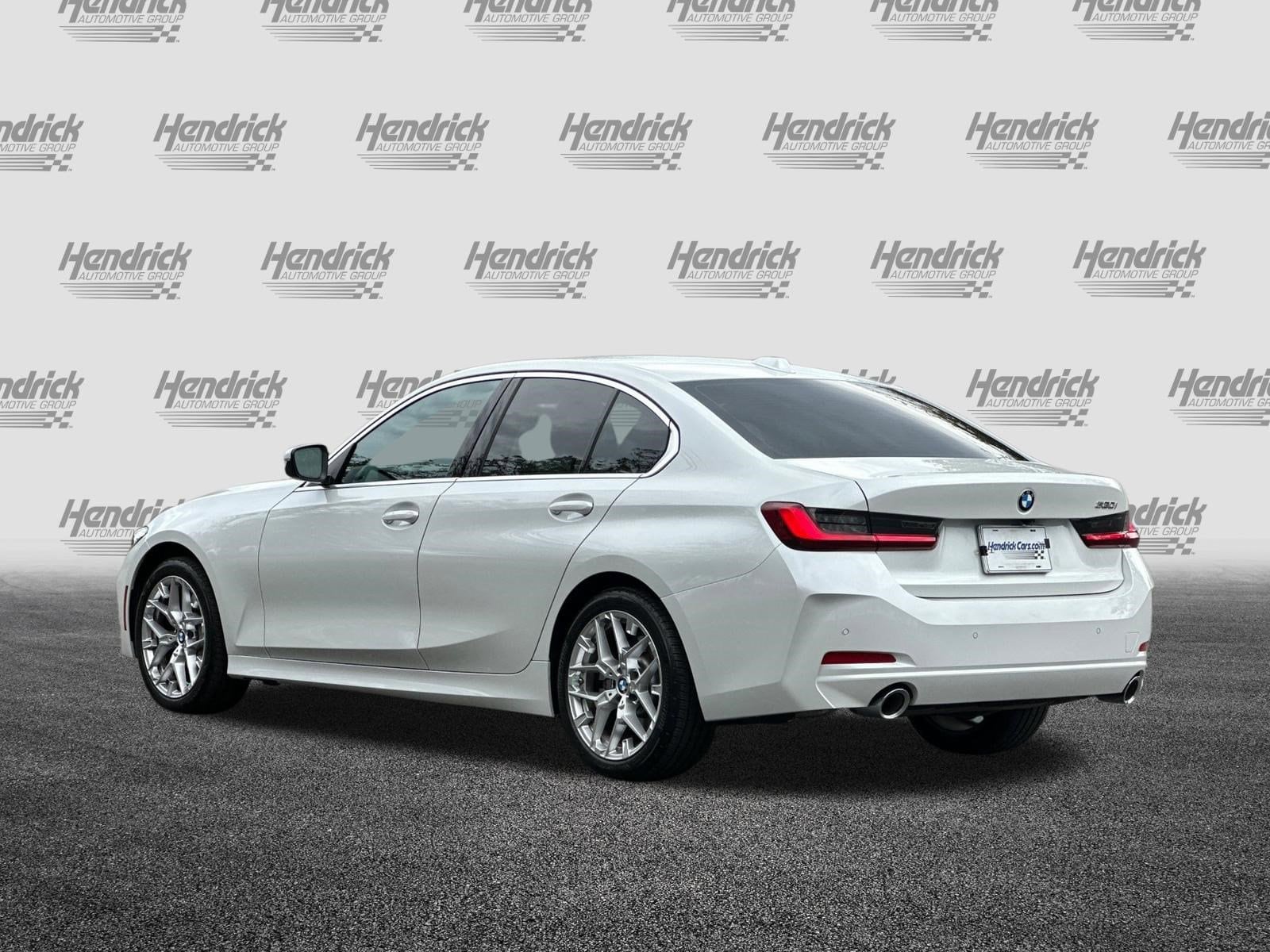 2025 BMW 3 Series 330i photo 6