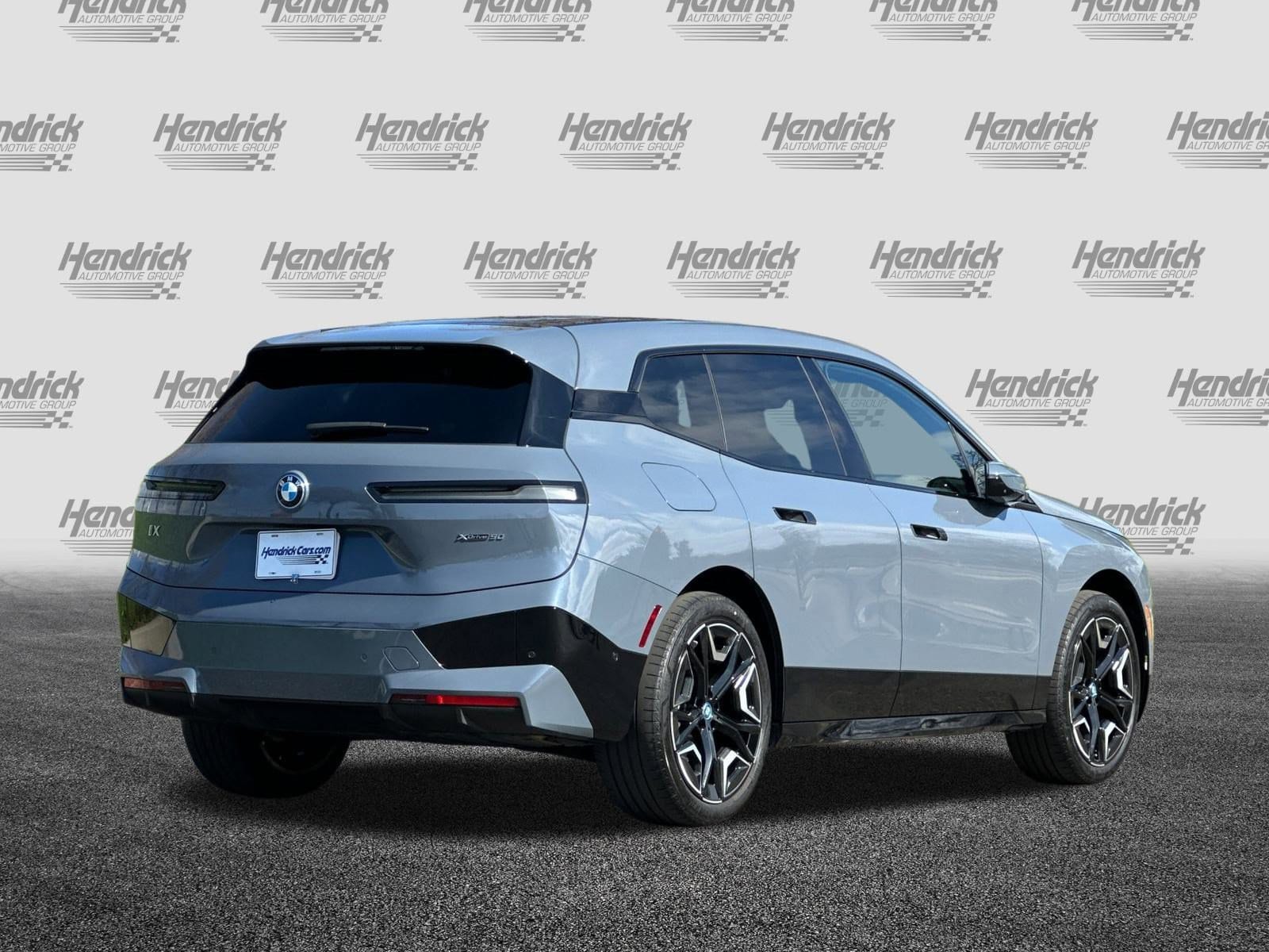 2025 BMW iX xDrive50 photo 4