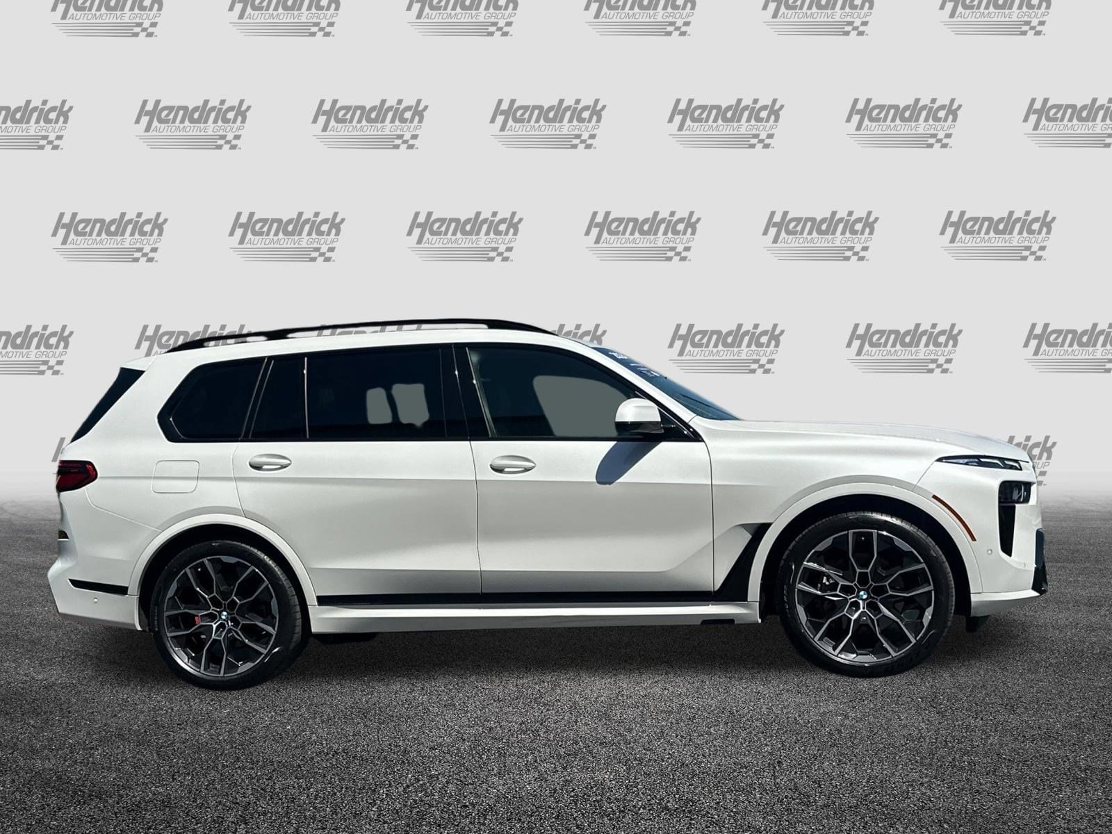 2024 BMW X7 xDrive40i photo 2