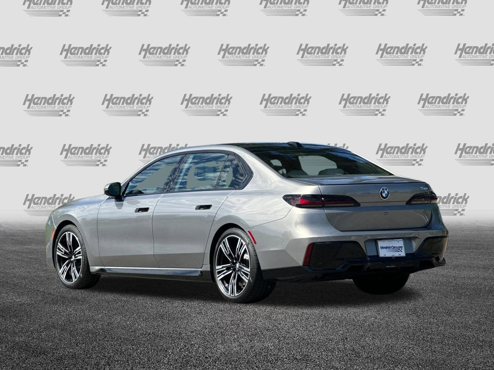 2025 BMW 7 Series 740i photo 6