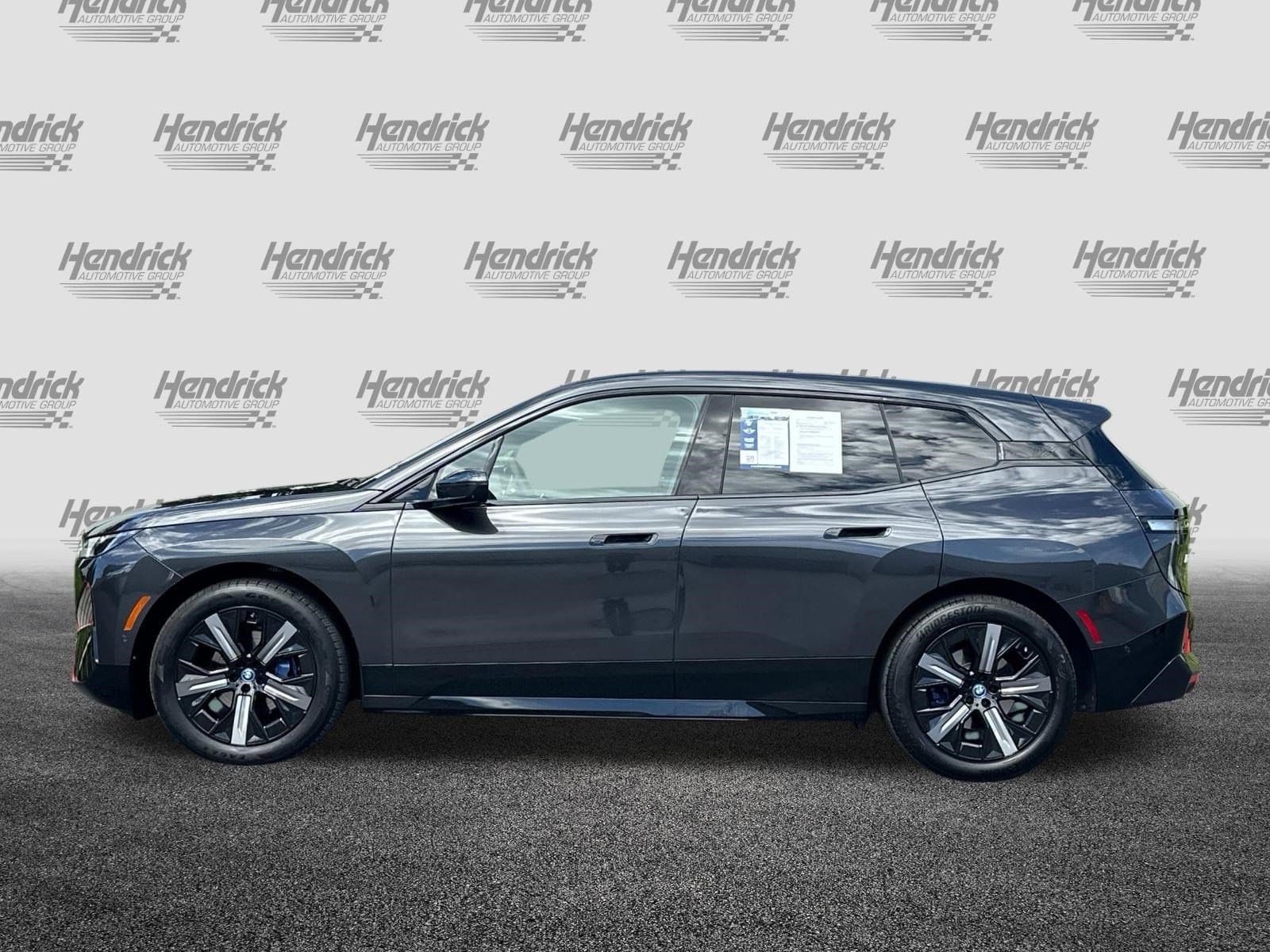 2025 BMW iX xDrive50 photo 3