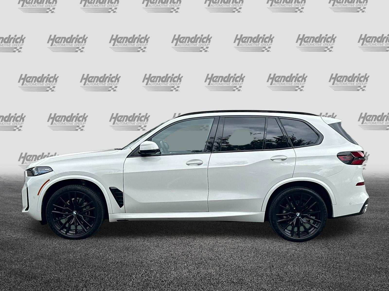 2025 BMW X5 xDrive40i photo 3