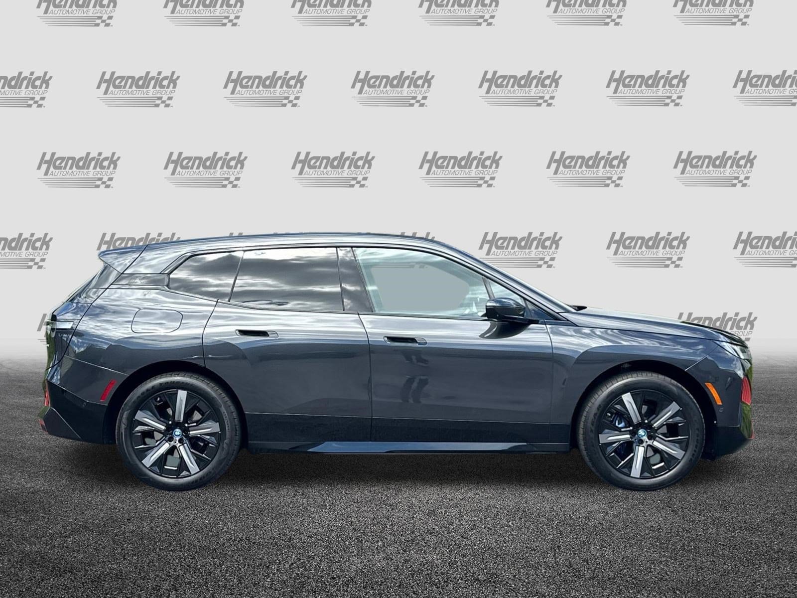 2025 BMW iX xDrive50 photo 2