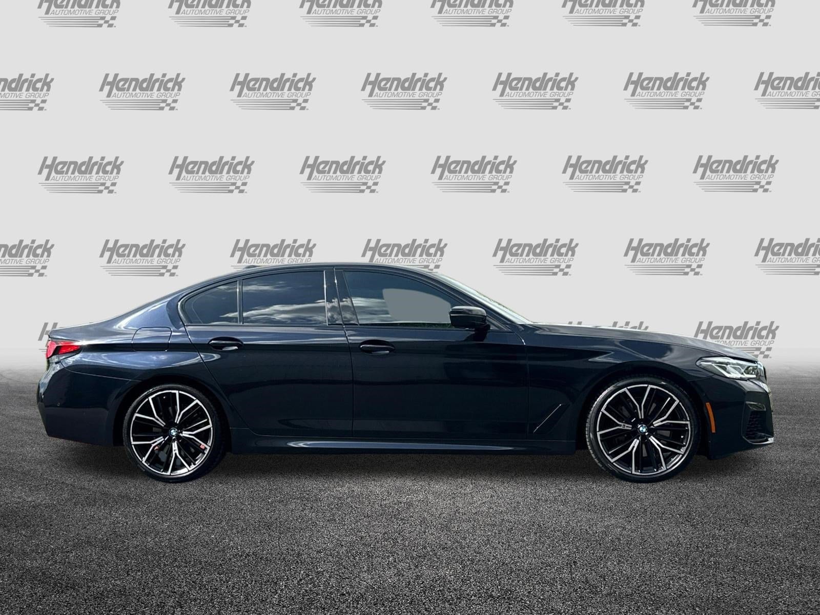 2021 BMW 5 Series 540i photo 2