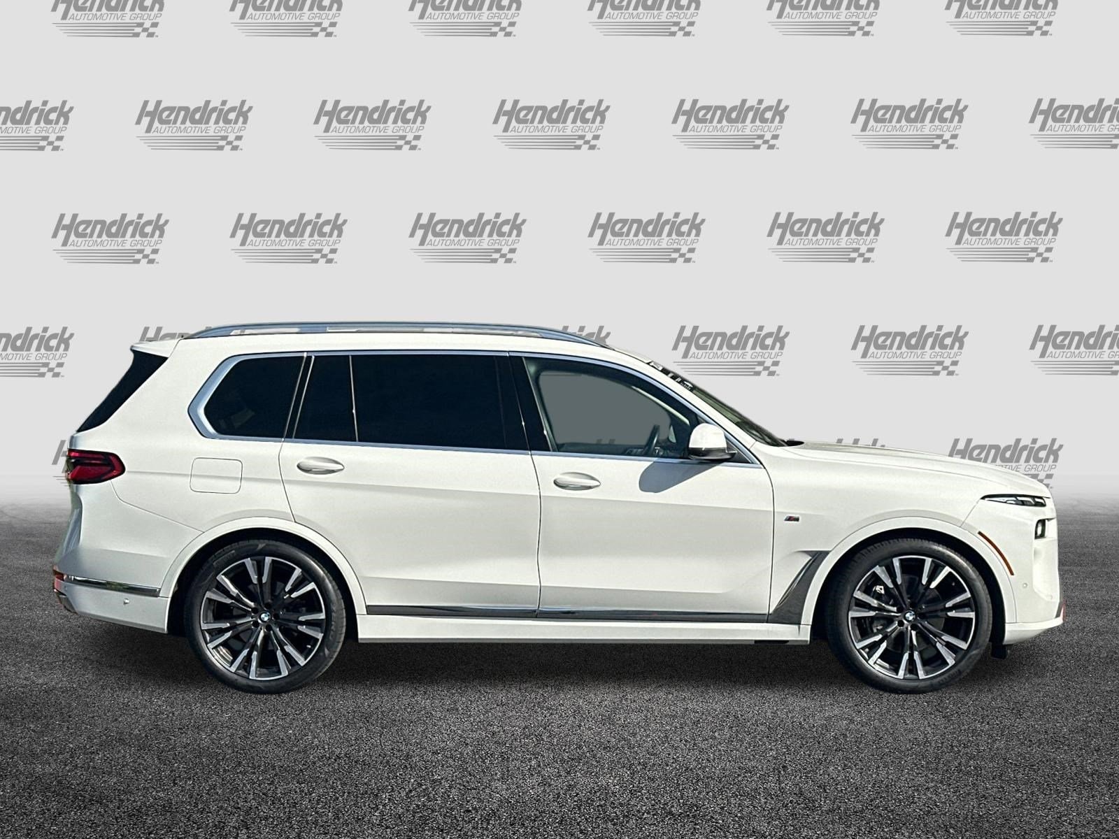 2024 BMW X7 xDrive40i photo 2