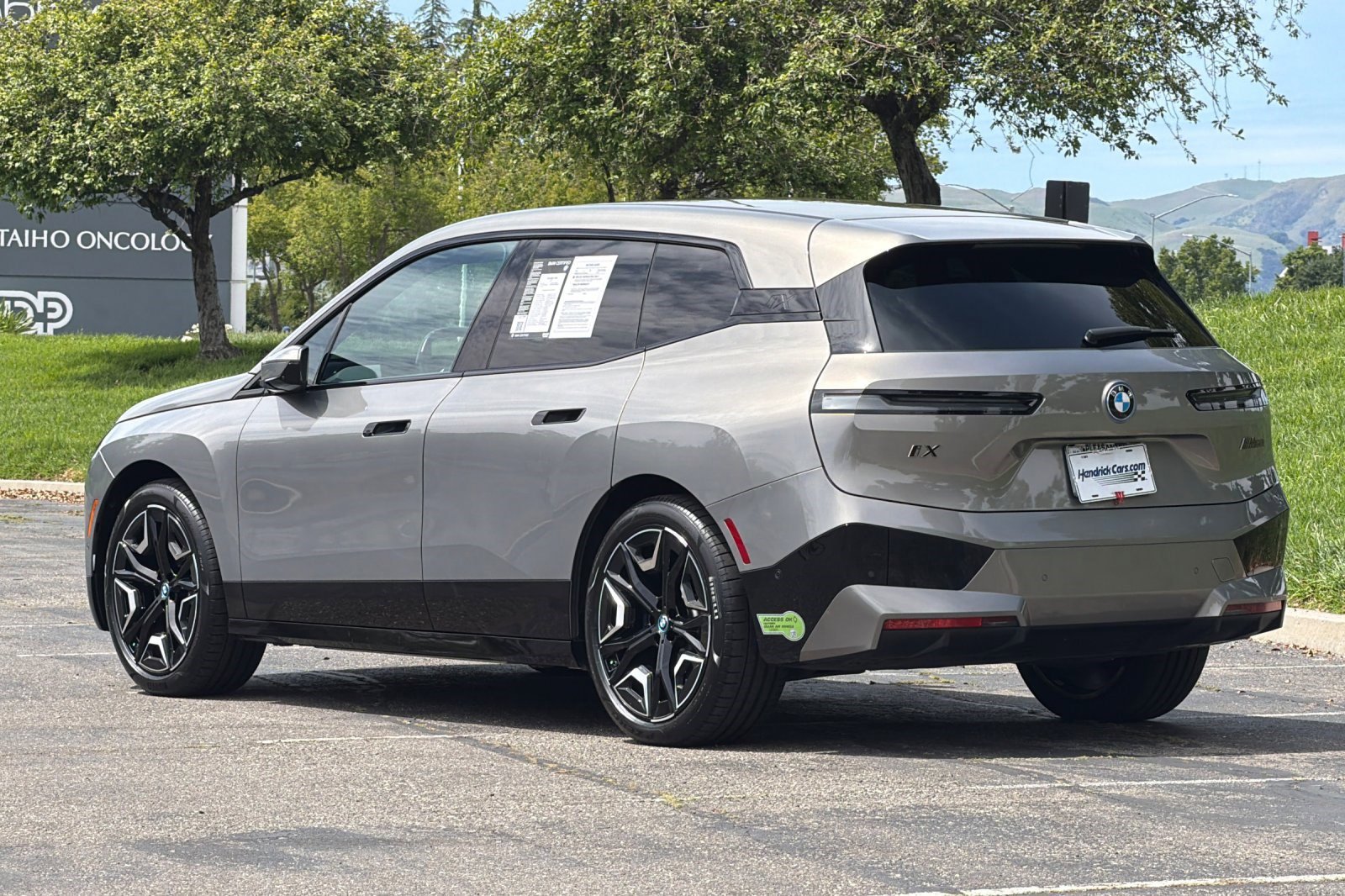 2024 BMW iX M60 photo 6