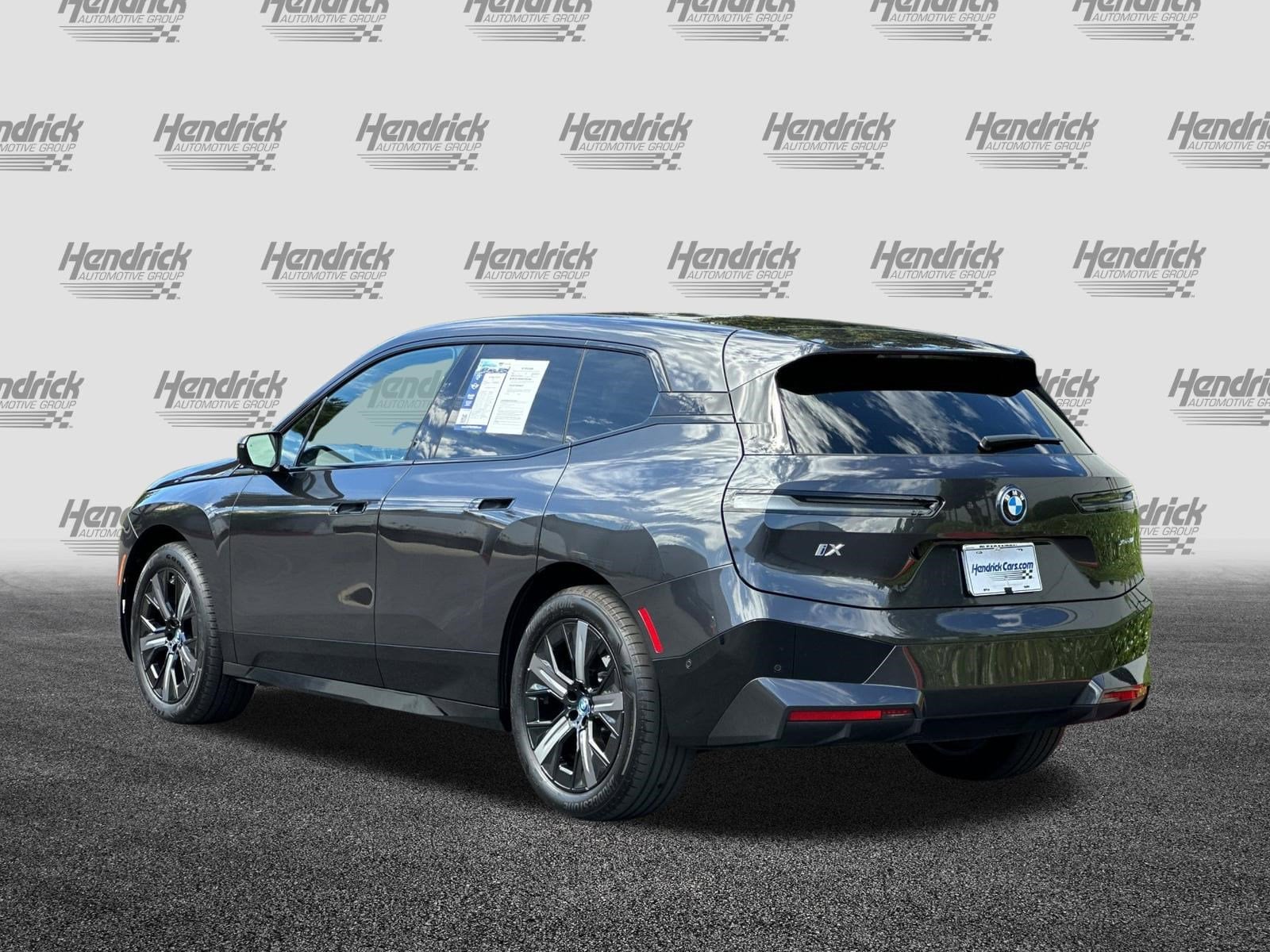 2025 BMW iX xDrive50 photo 6