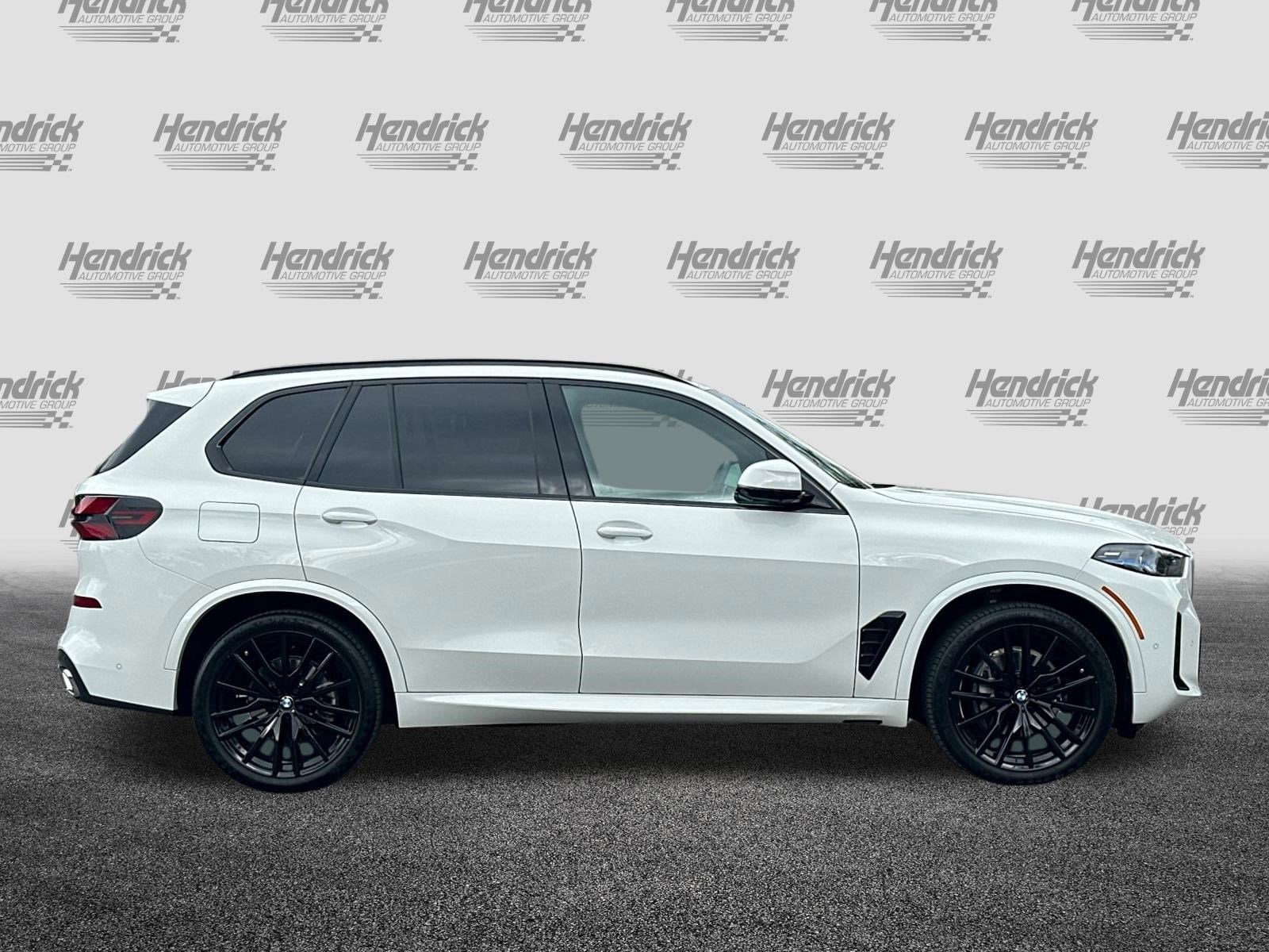 2025 BMW X5 xDrive40i photo 2
