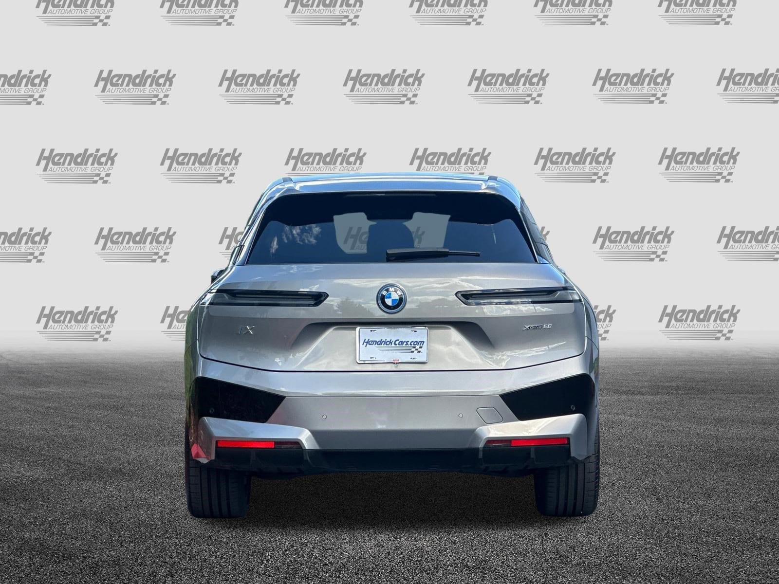 2025 BMW iX xDrive50 photo 4