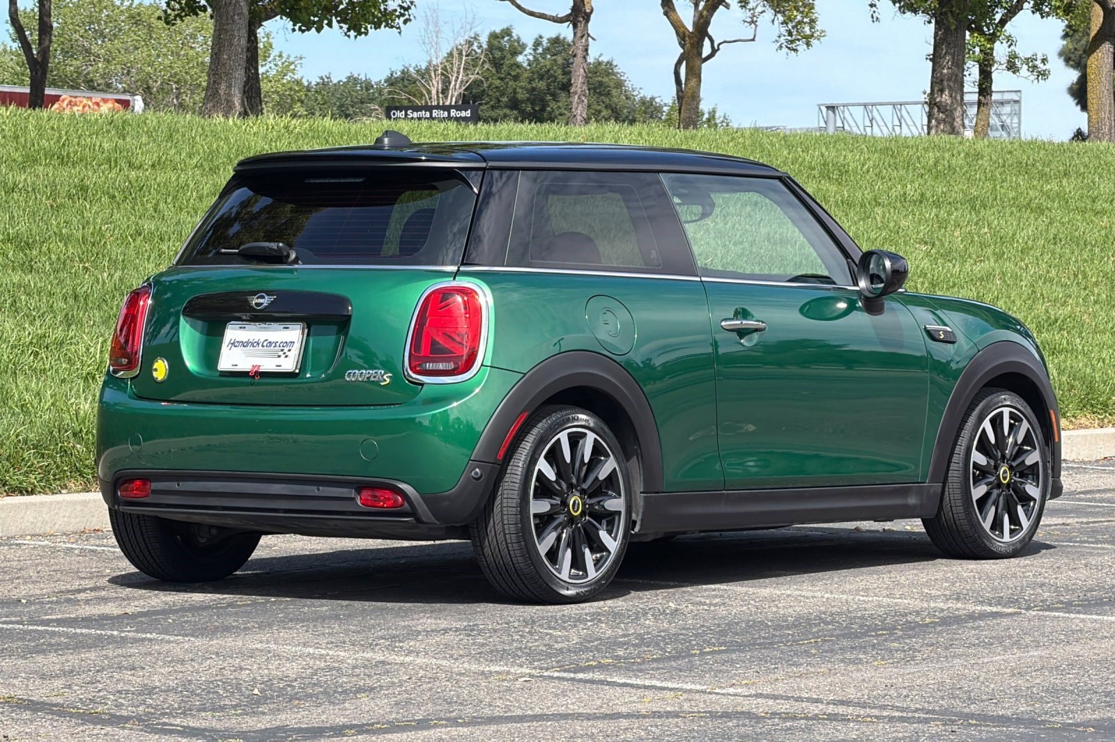 2024 MINI Hardtop 2 Door Cooper SE photo 4