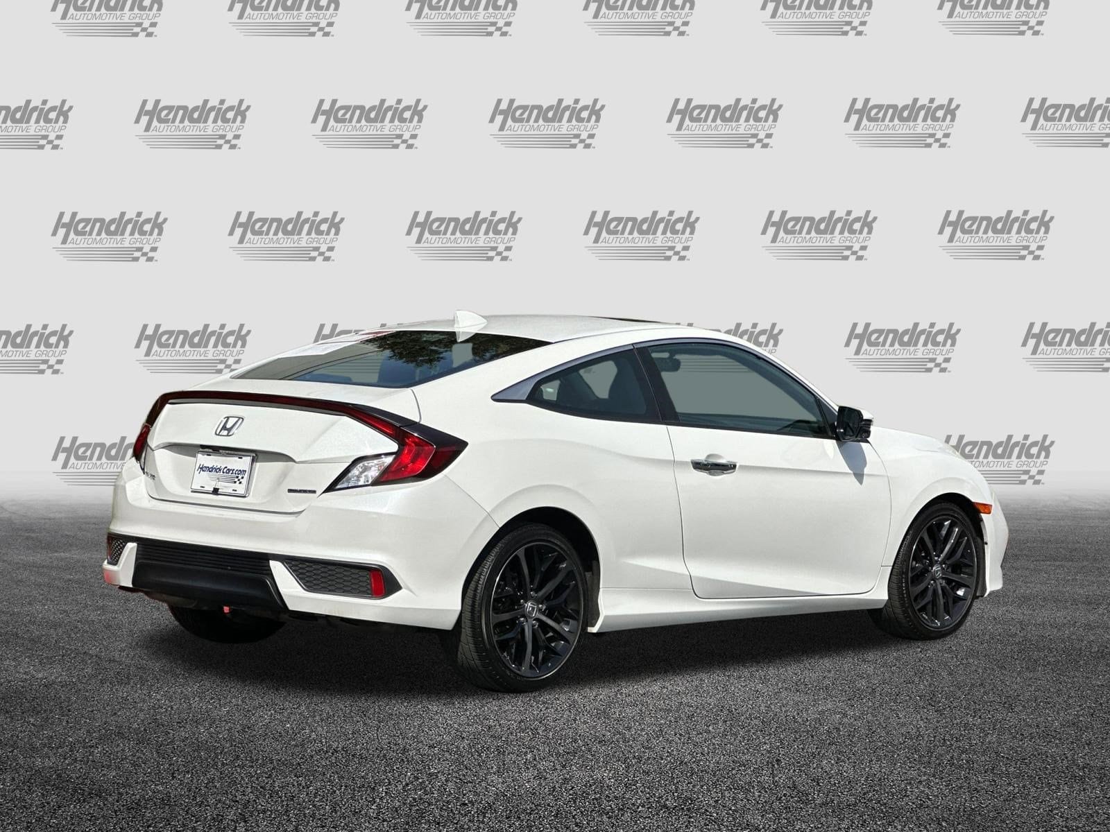2019 Honda Civic Touring photo 4