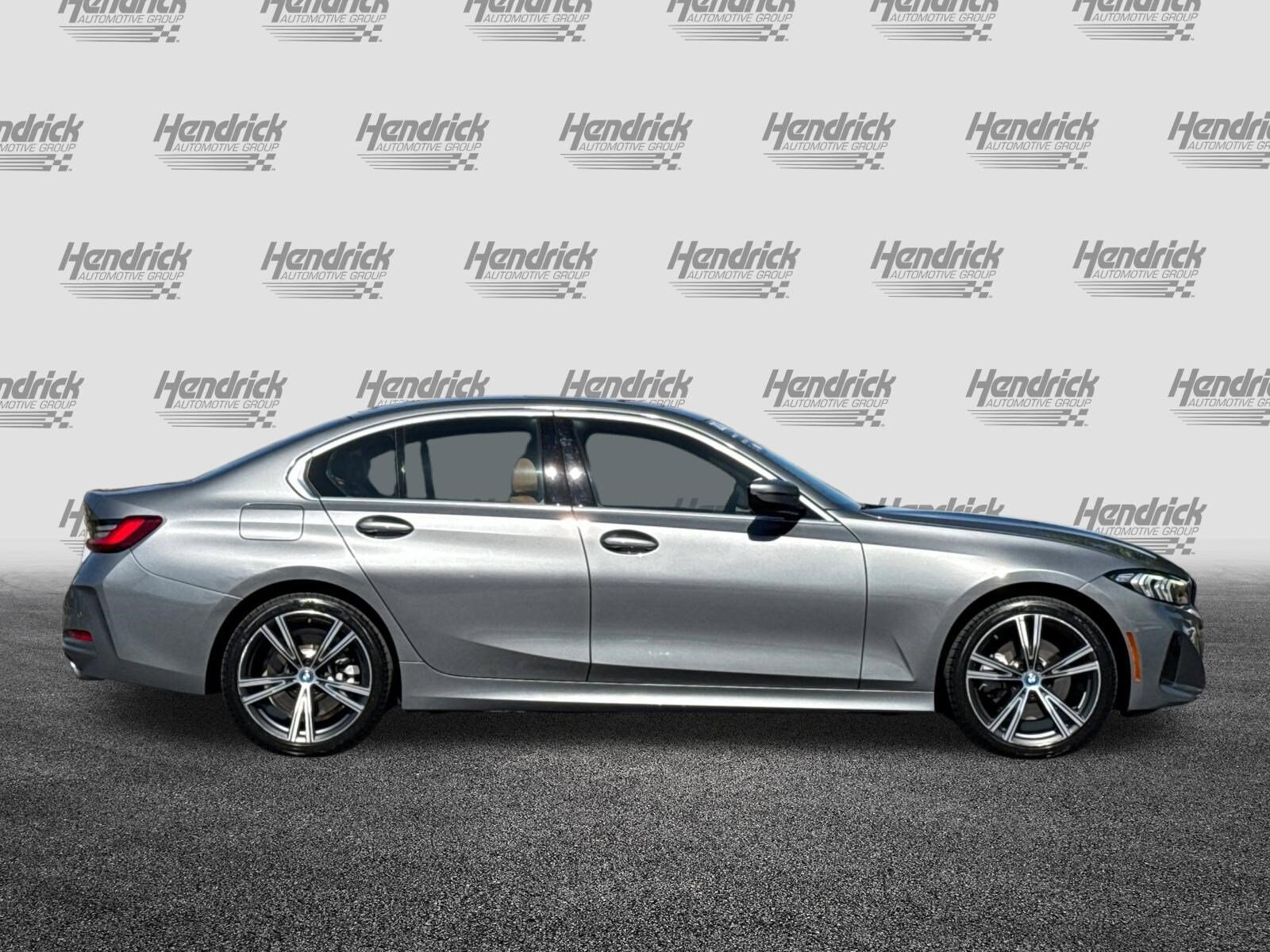 2024 BMW 3 Series 330e photo 2