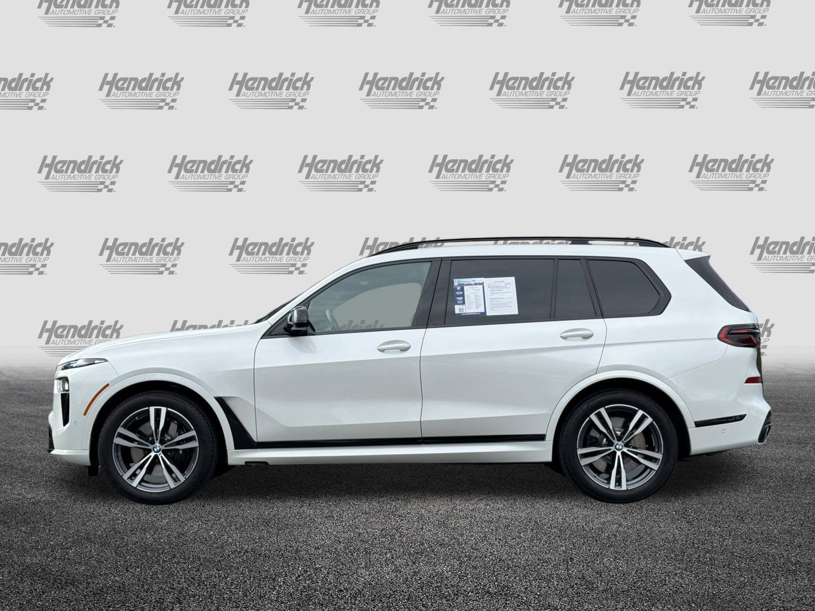 2025 BMW X7 M60i photo 3
