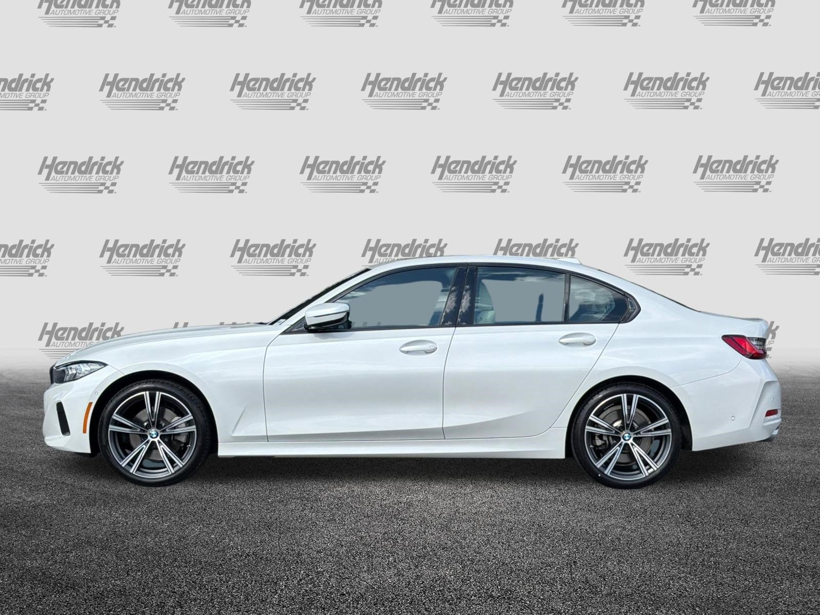 2023 BMW 3 Series 330i photo 6