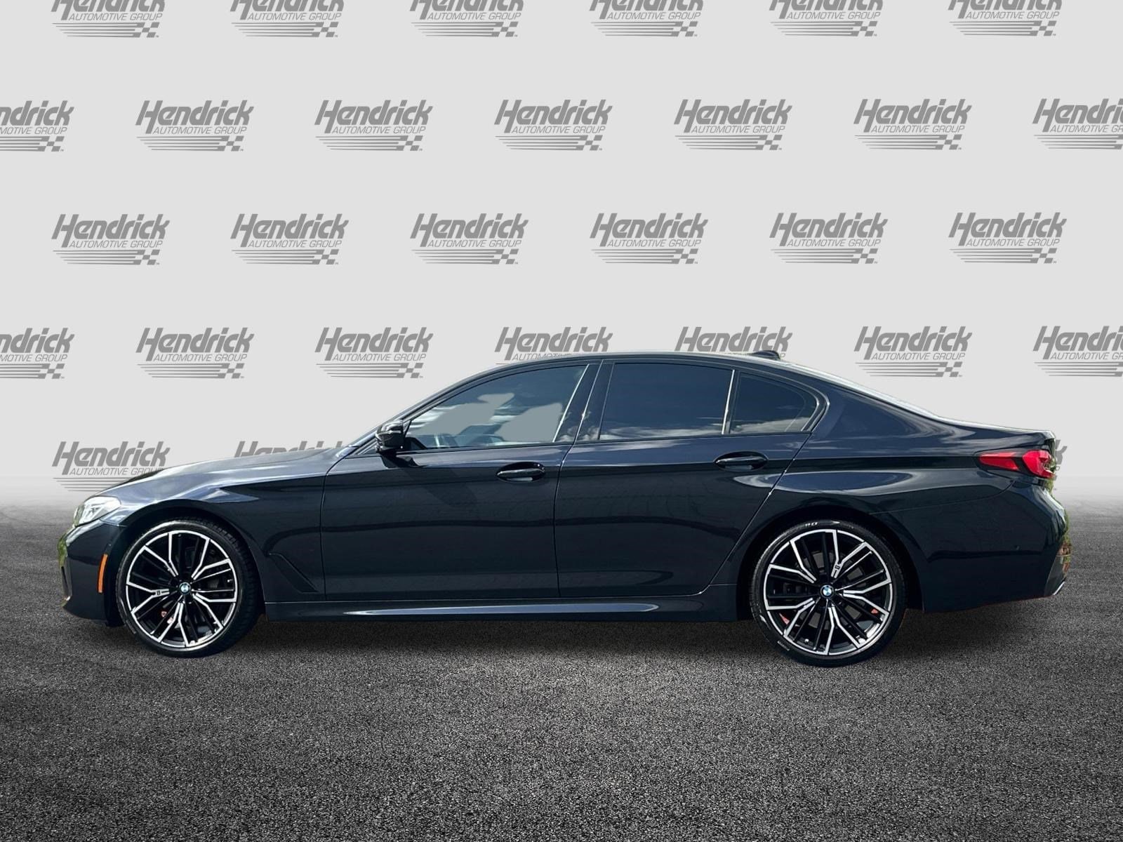 2021 BMW 5 Series 540i photo 3